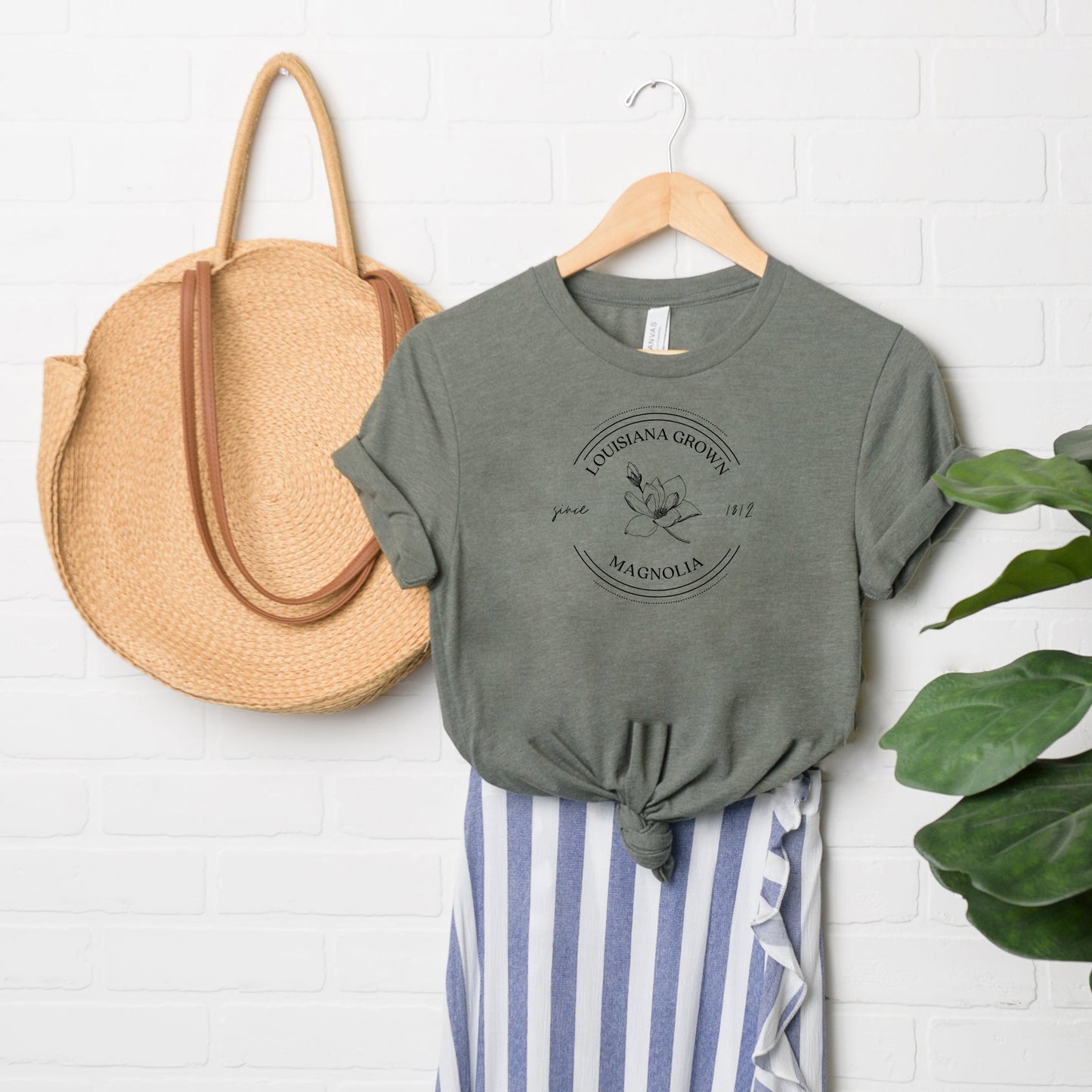 Louisiana State Flower | Short Sleeve Graphic Tee