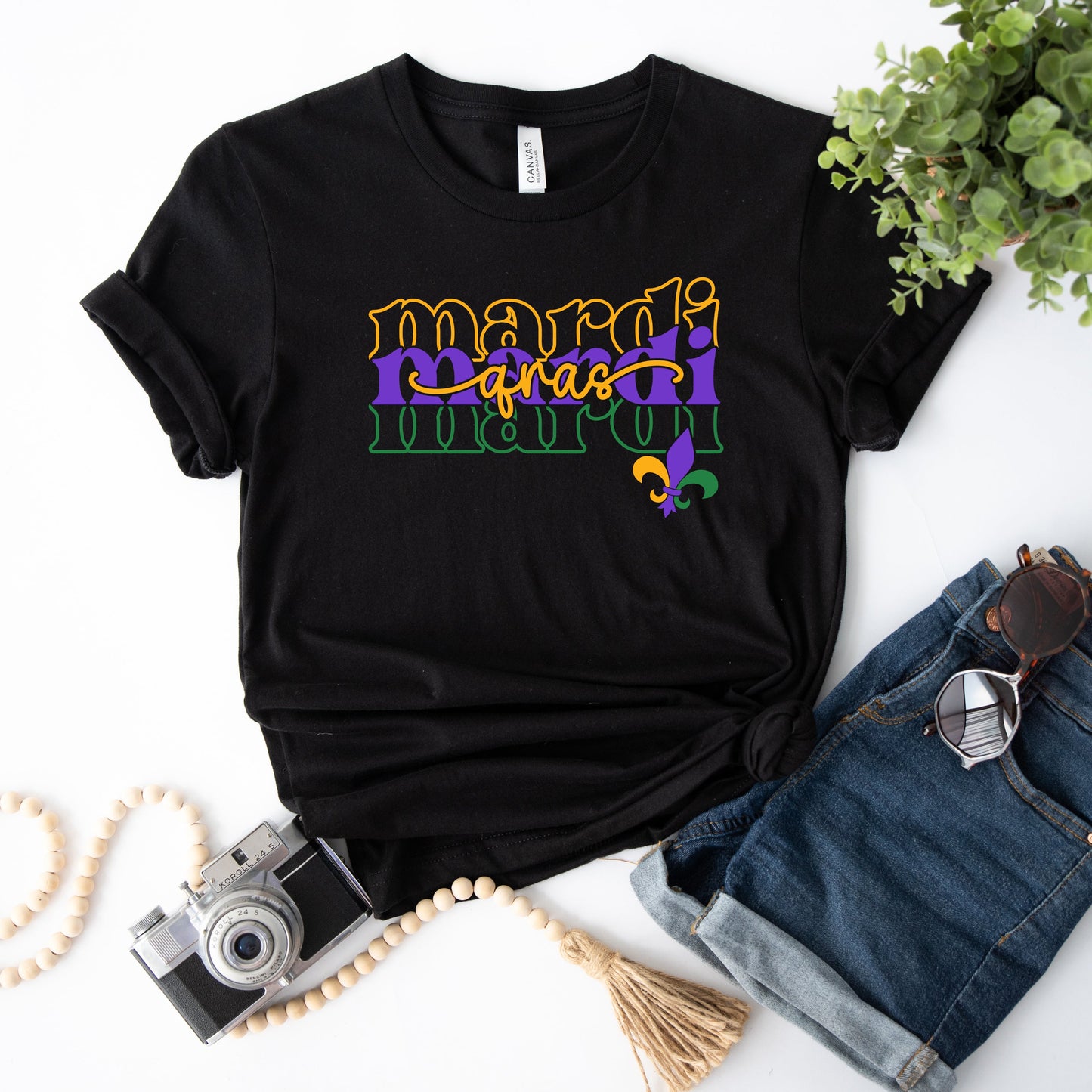 Mardi Stacked Cursive | Short Sleeve Crew Neck