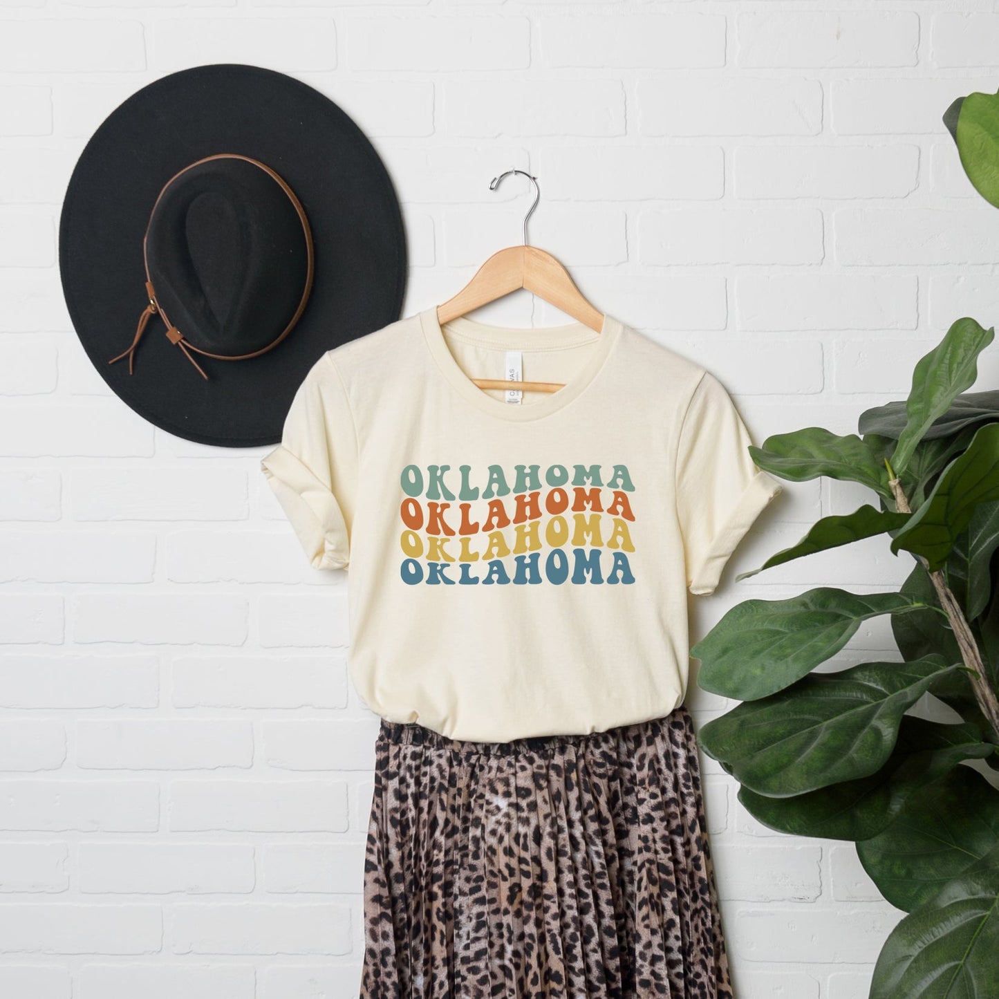 Oklahoma Retro Wavy | Short Sleeve Graphic Tee