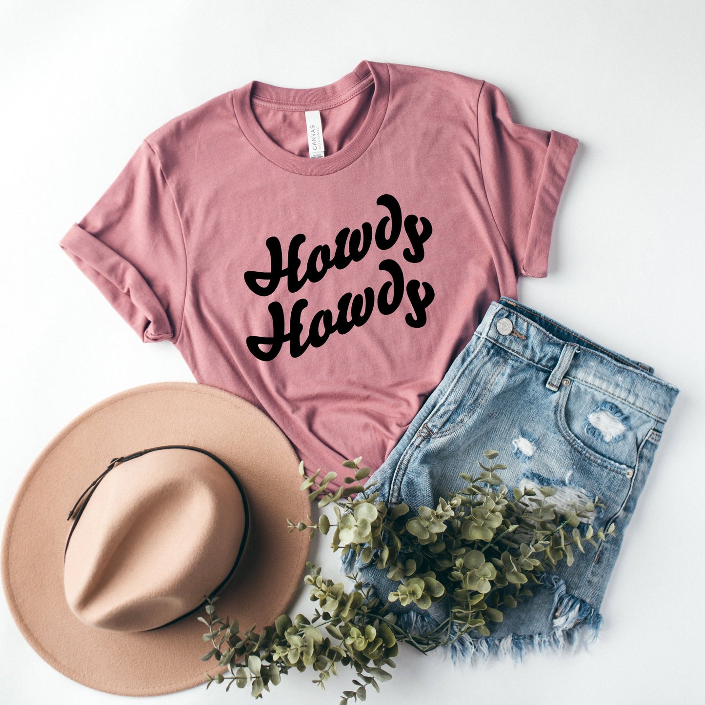 Howdy Howdy Cursive | Short Sleeve Graphic Tee
