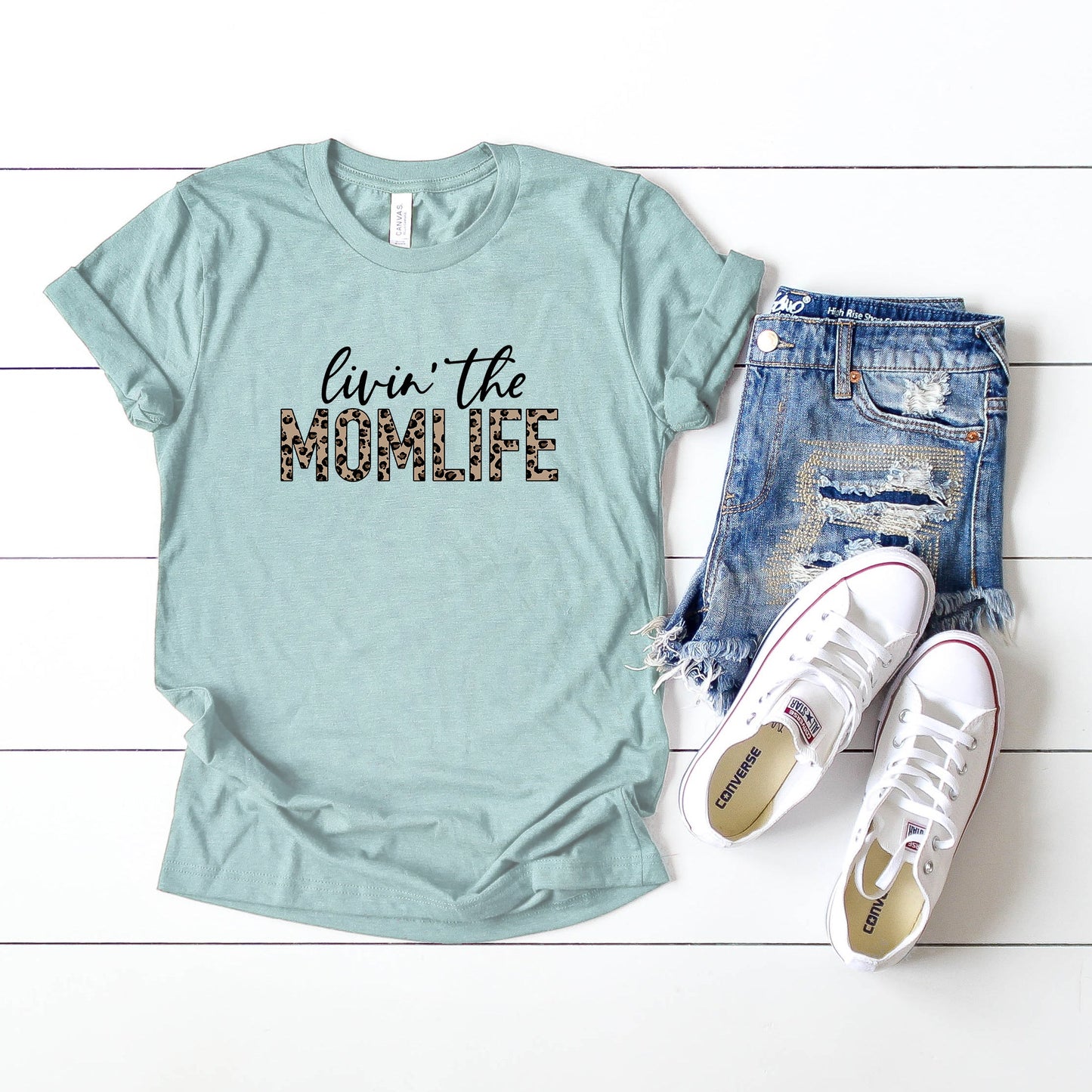 Livin' the Mom Life - Leopard | Short Sleeve Graphic Tee