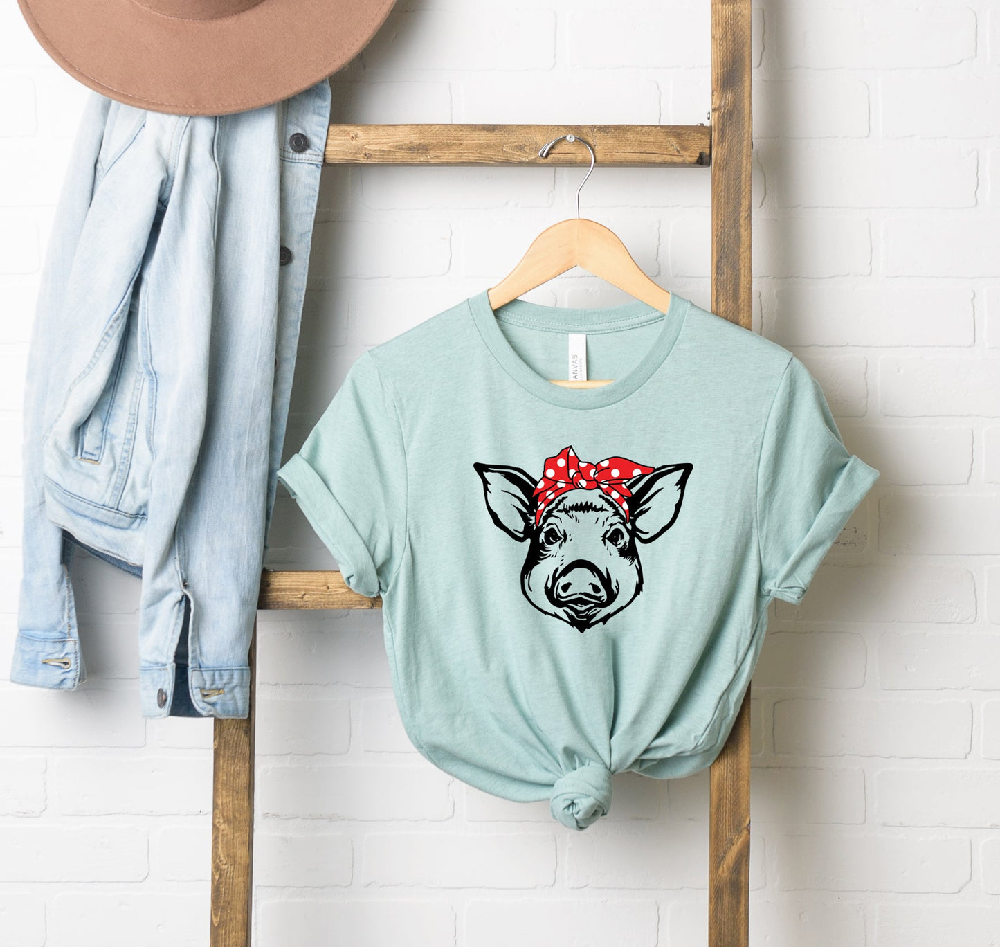 Pig and Bandana | Short Sleeve Graphic Tee