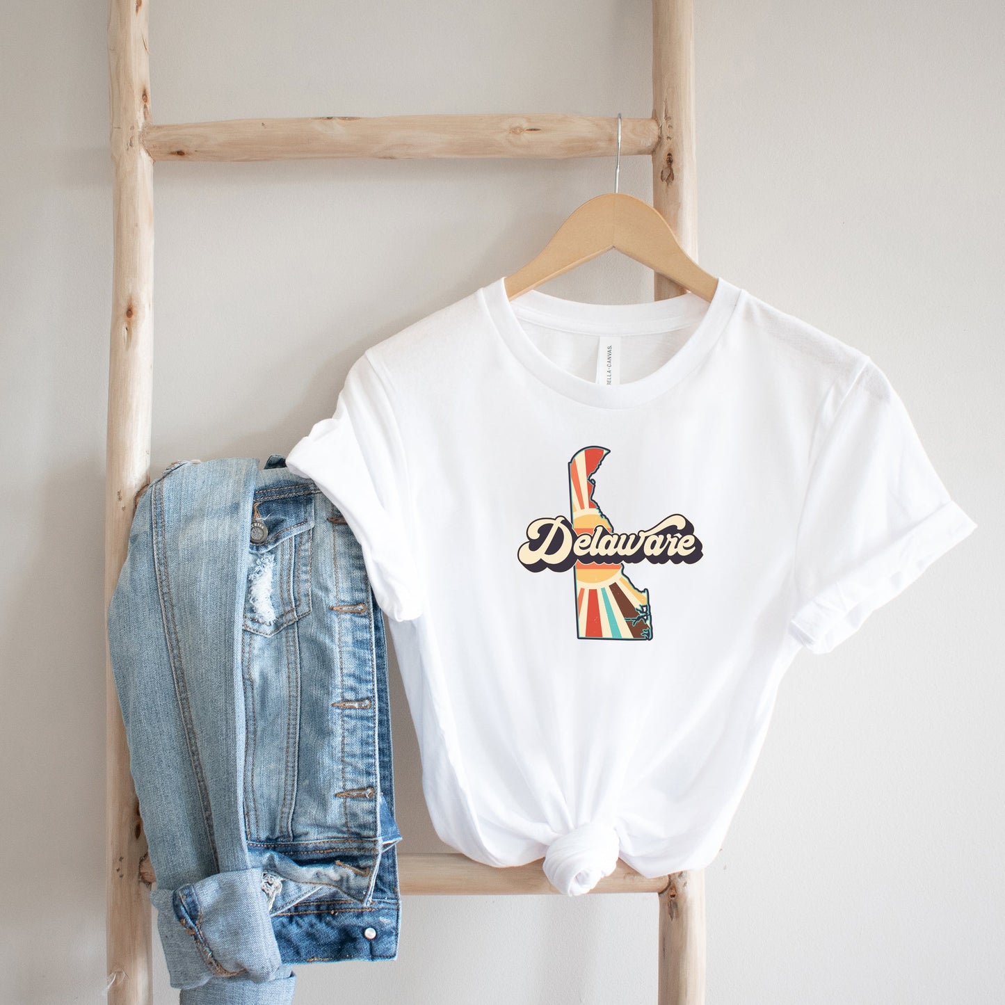 Retro Delaware | Short Sleeve Graphic Tee