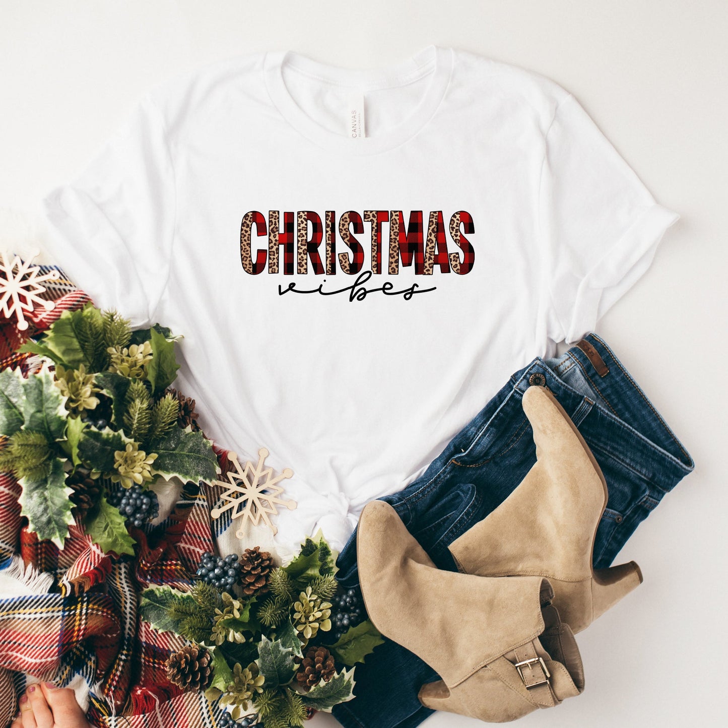 Leopard Plaid Christmas Vibes | Short Sleeve Crew Neck