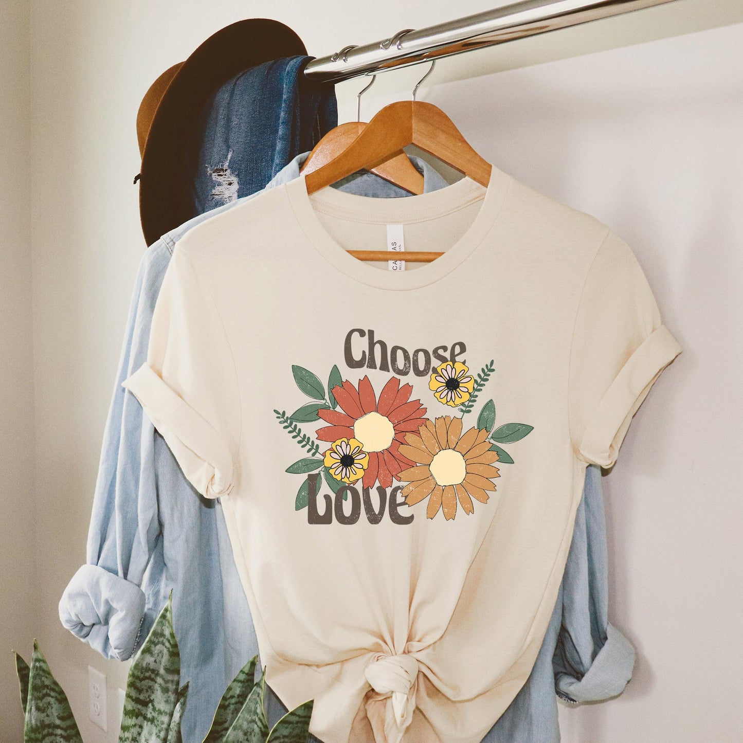 Choose Love Flowers | Short Sleeve Graphic Tee