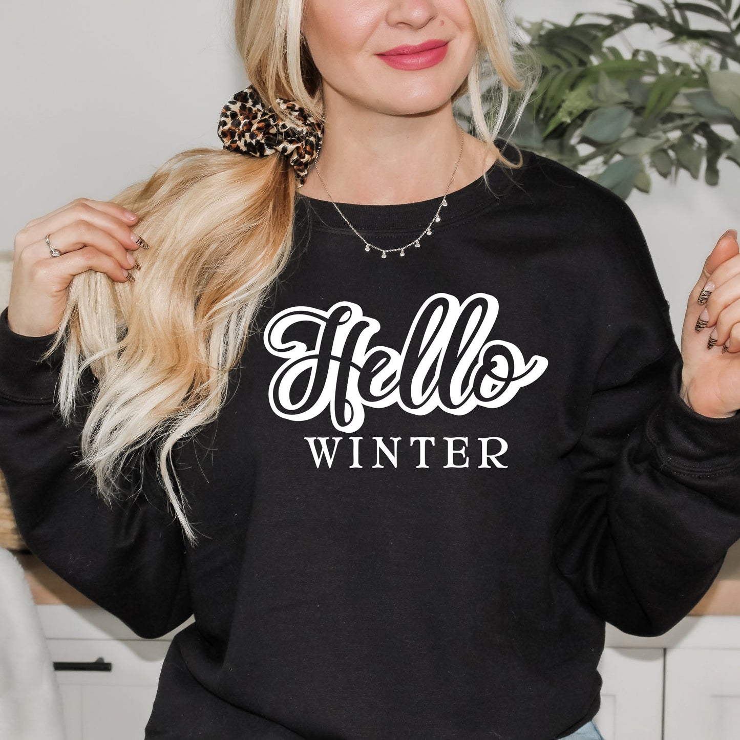 Retro Hello Winter | Sweatshirt