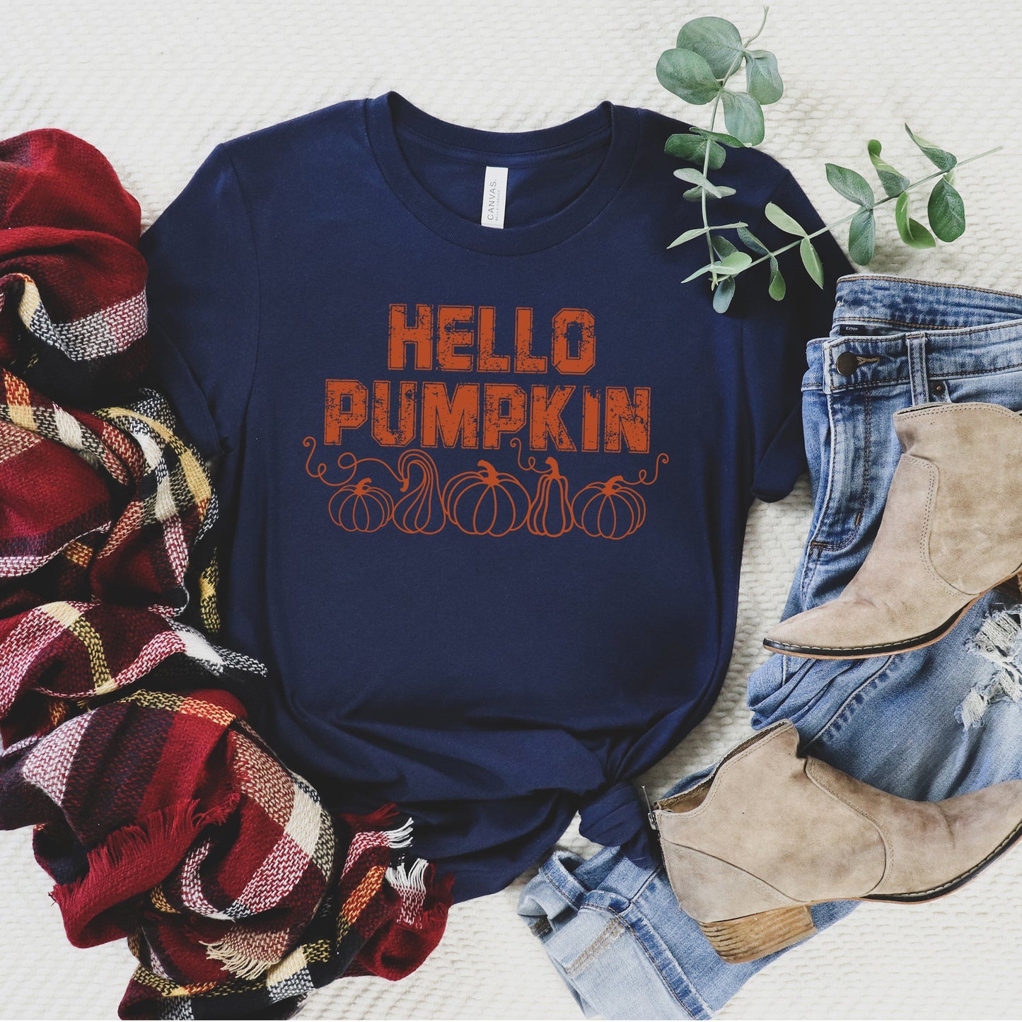 Hello Pumpkin Distressed | Short Sleeve Crew Neck