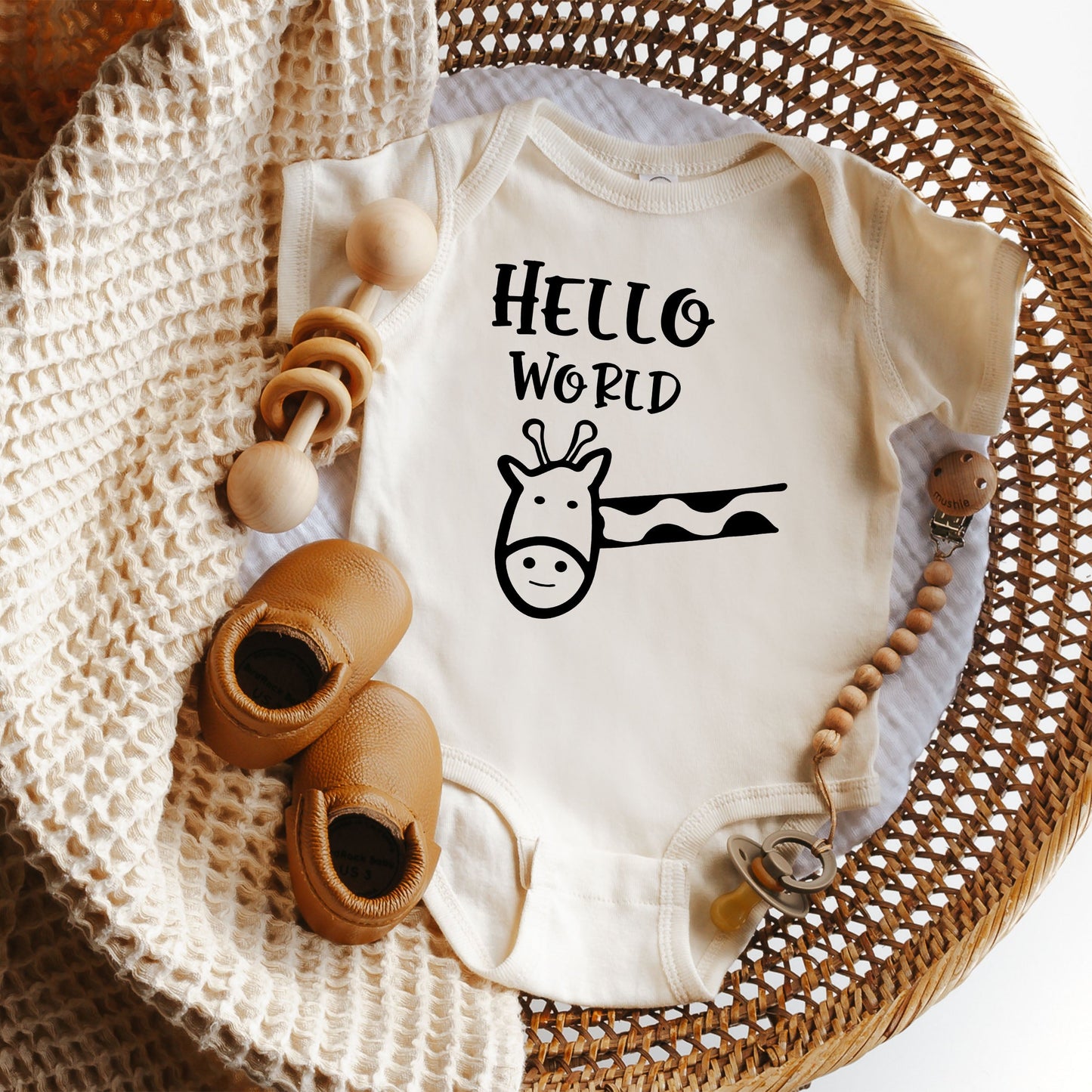 Hello World Giraffe | Baby Graphic Short Sleeve Bodysuit