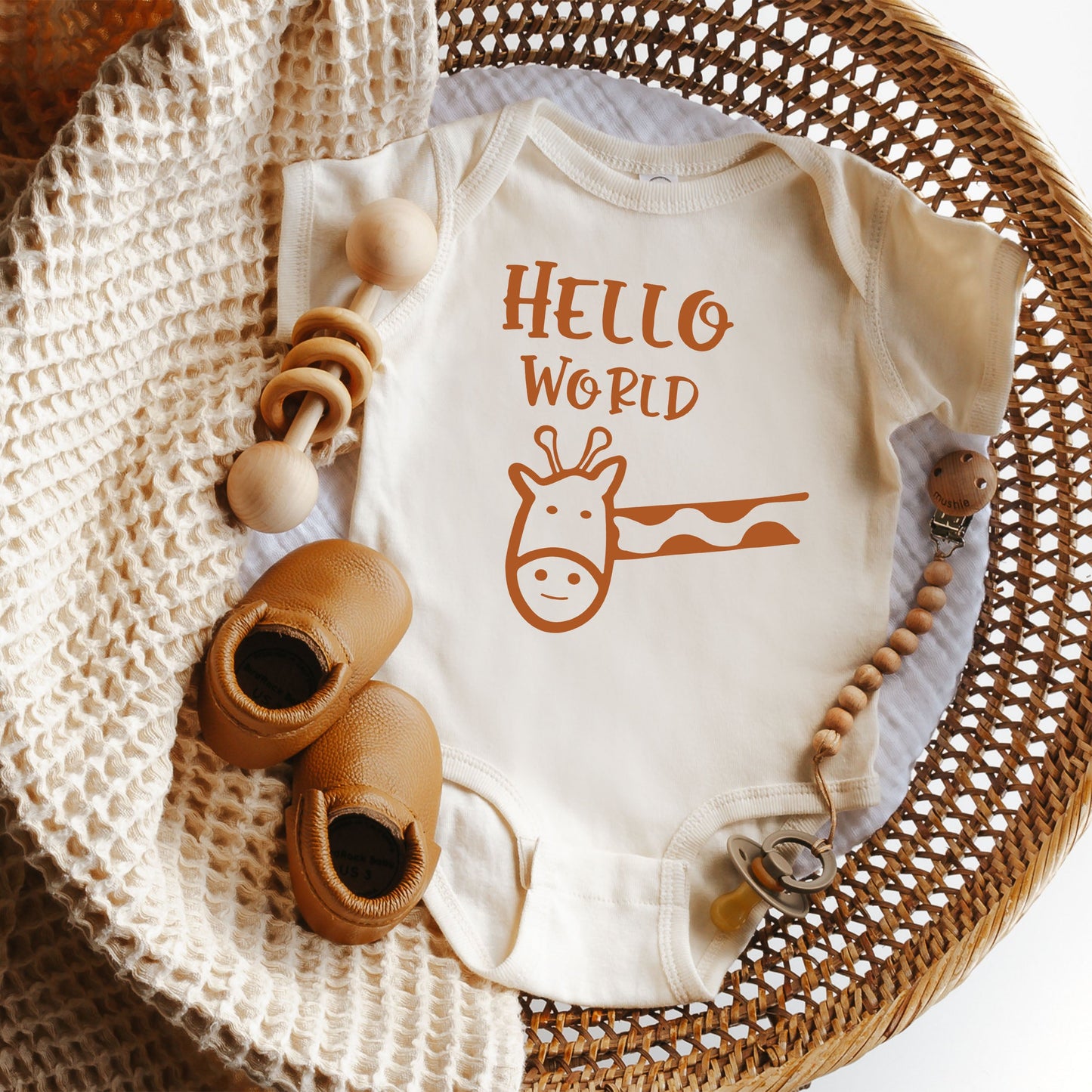 Hello World Giraffe | Baby Graphic Short Sleeve Bodysuit