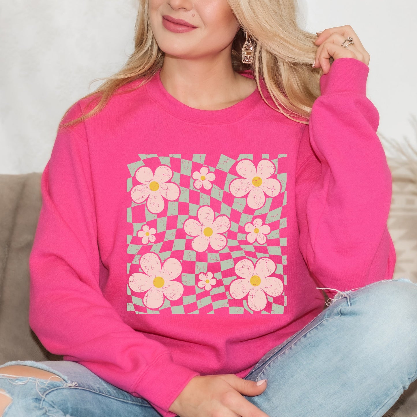 Wavy Checkered Flowers | Sweatshirt