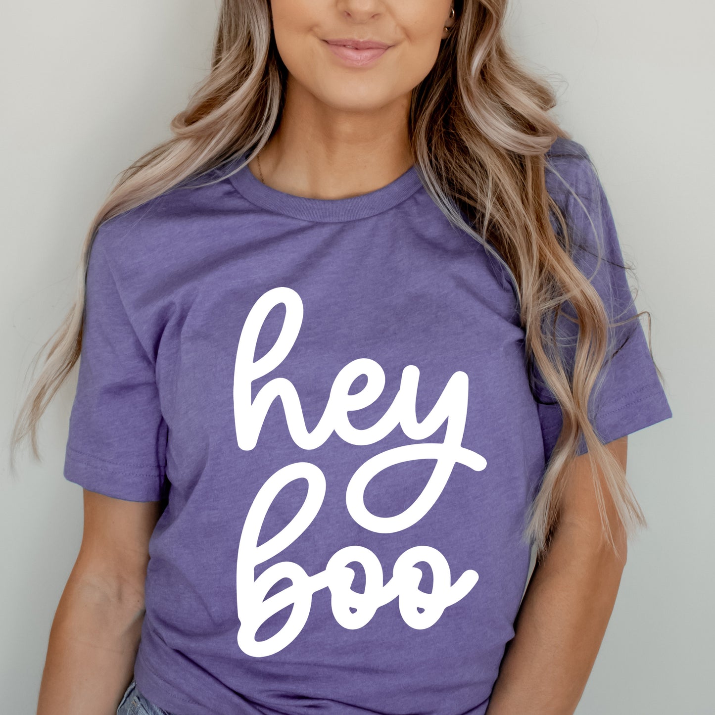 Hey Boo Cursive | Short Sleeve Crew Neck