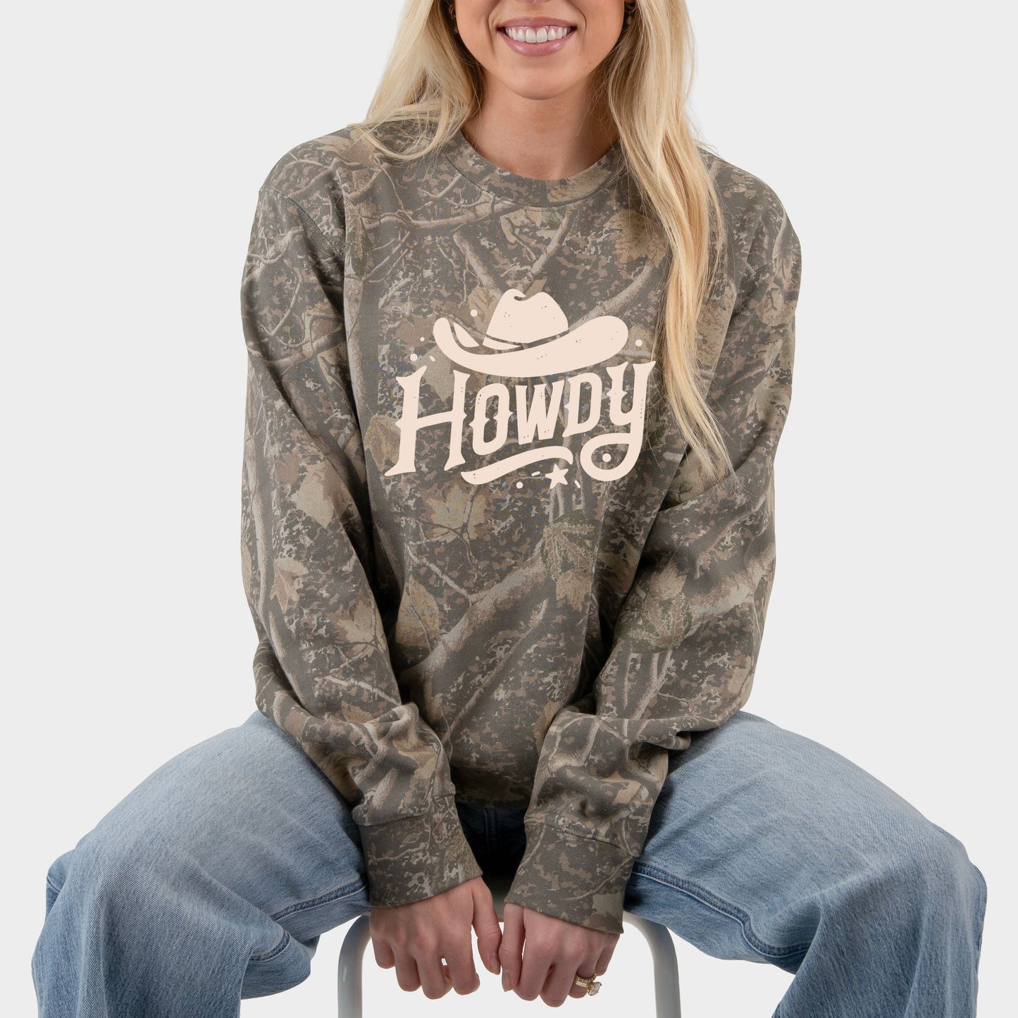 Howdy Western Hat - Women's Heavyweight Camo Sweatshirt