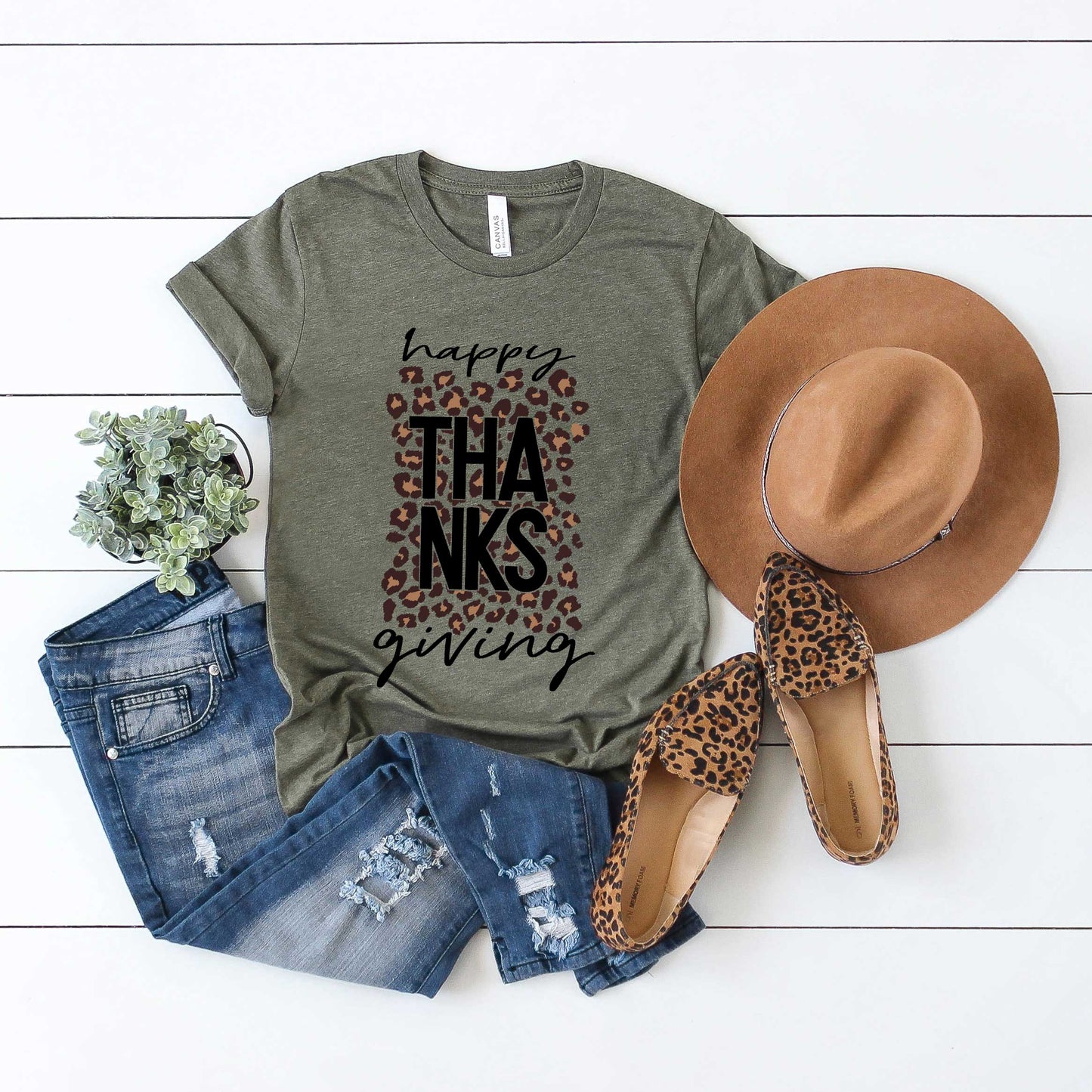 Happy Thanksgiving Leopard | Short Sleeve Graphic Tee