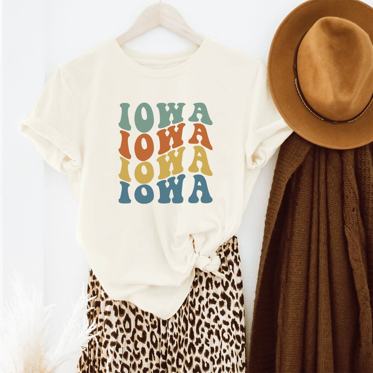 Iowa Retro Wavy | Short Sleeve Graphic Tee