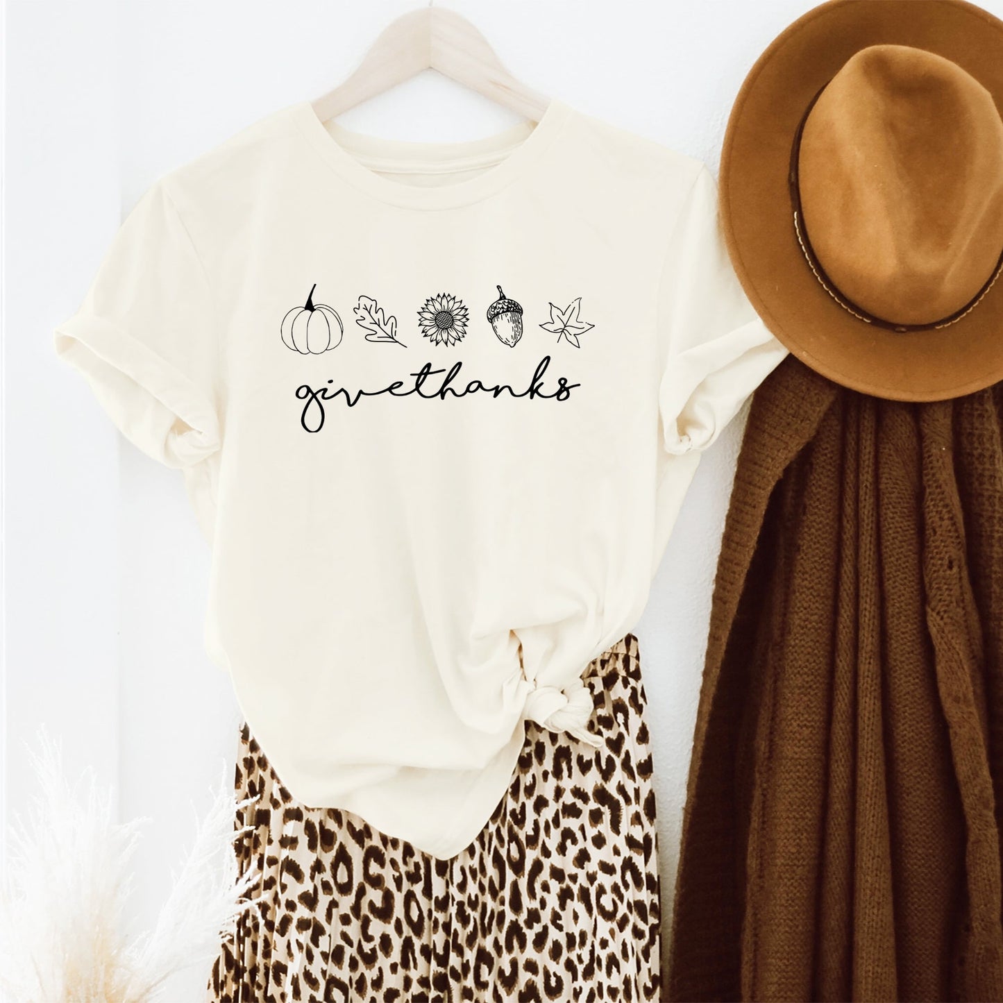 Give Thanks Acorn | Short Sleeve Graphic Tee