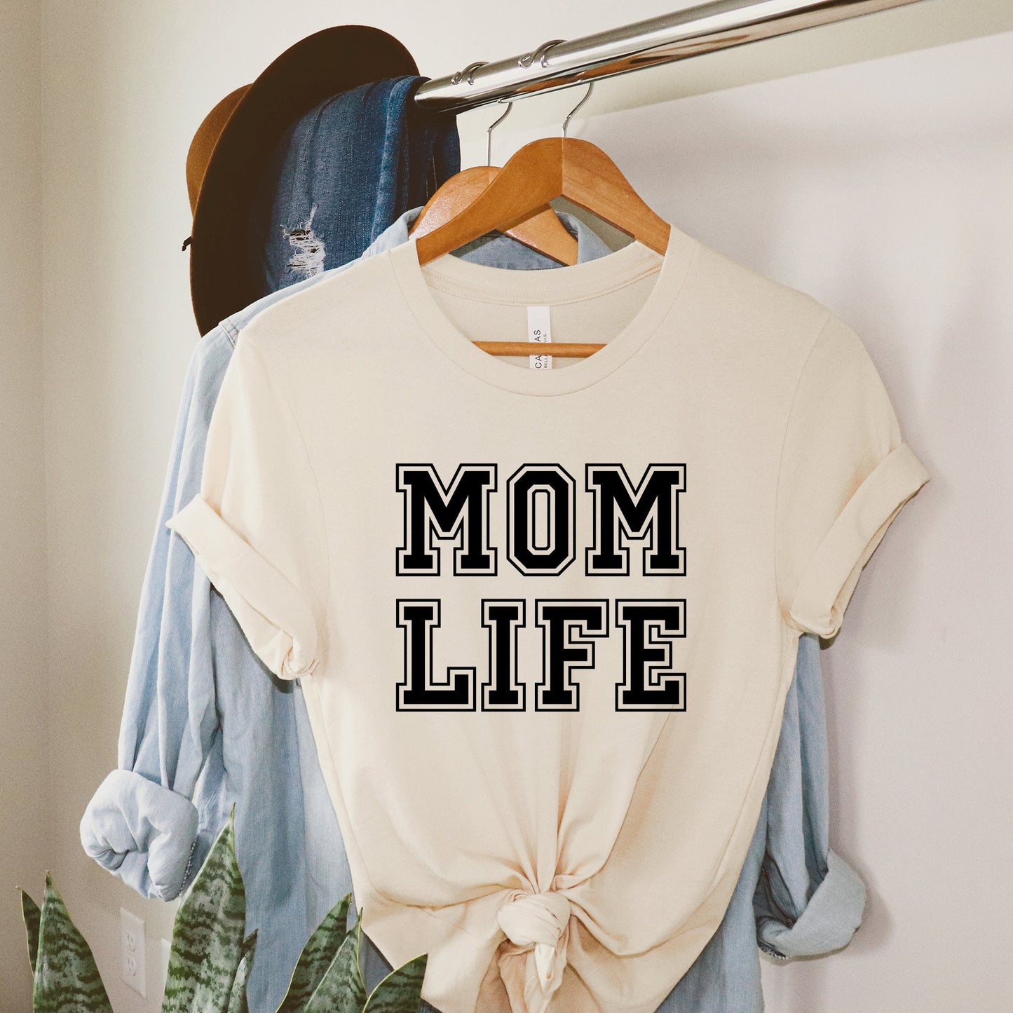 Mom Life | Short Sleeve Graphic Tee