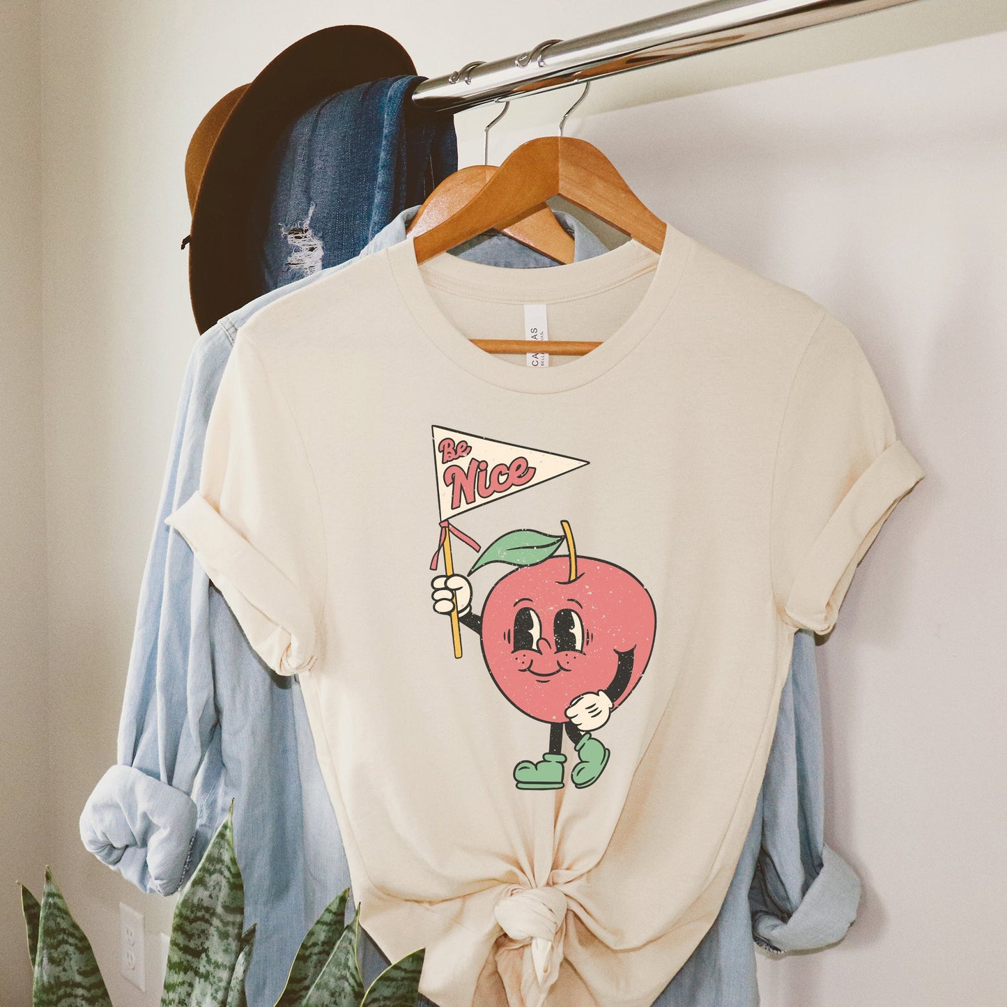 Retro Be Nice Apple | Short Sleeve Graphic Tee