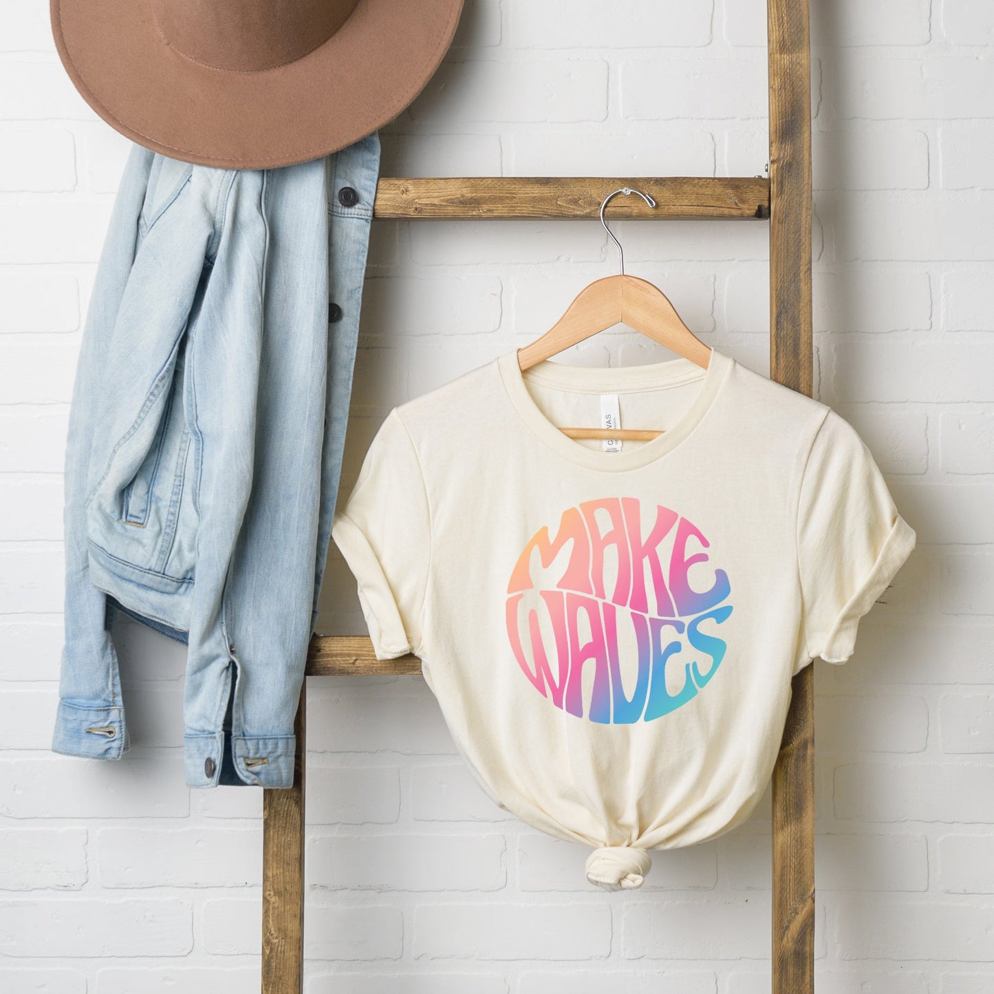 Make Waves Circle Colorful | Short Sleeve Graphic Tee
