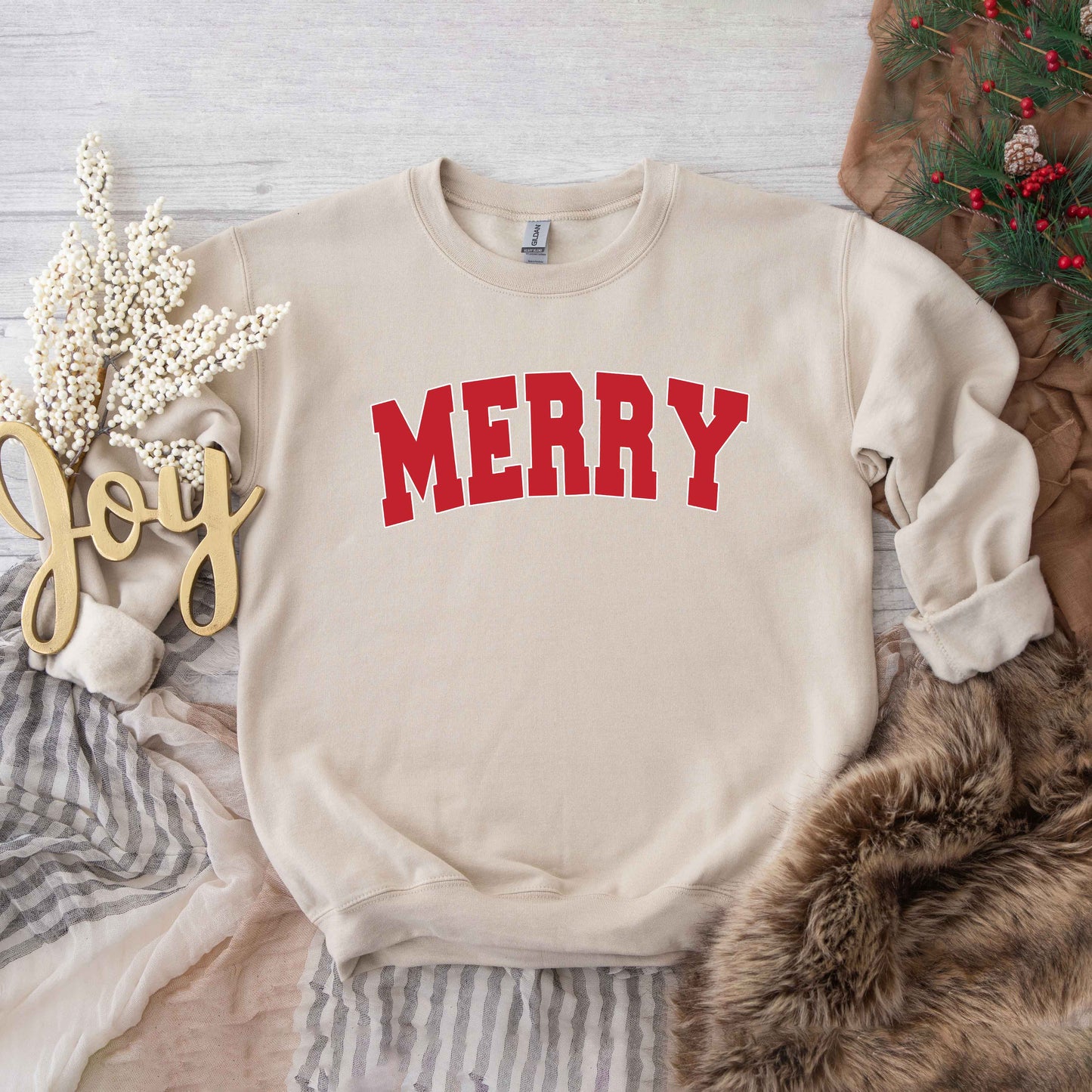 Merry Varsity White Outline | Sweatshirt