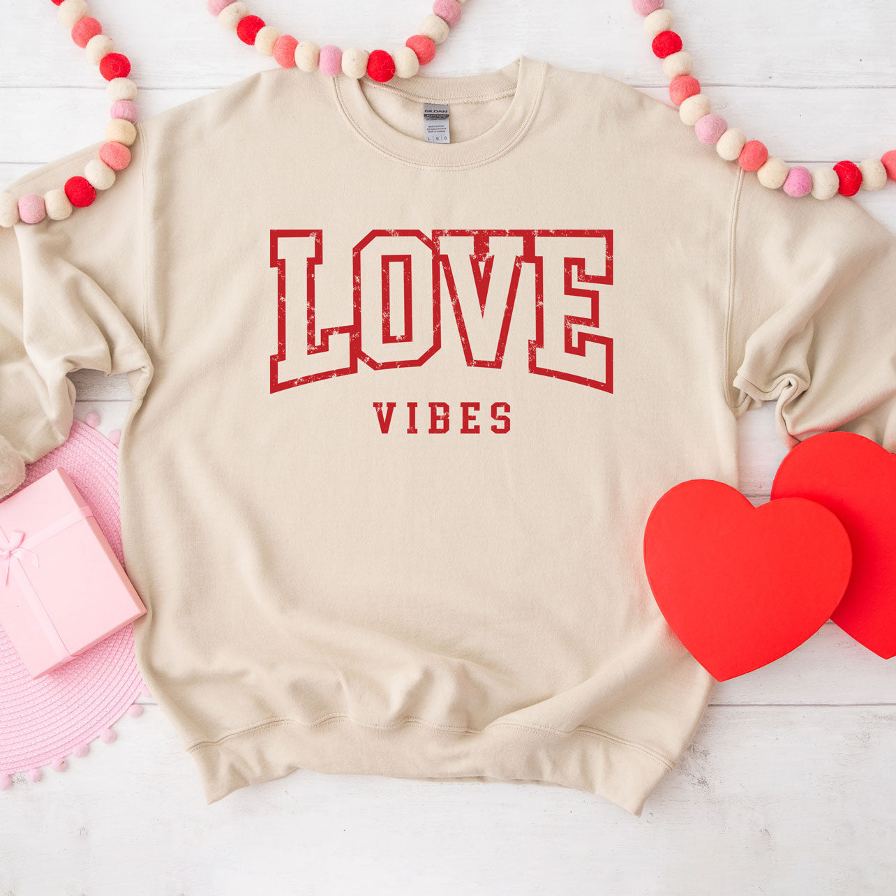 Love Vibes Varsity | Sweatshirt