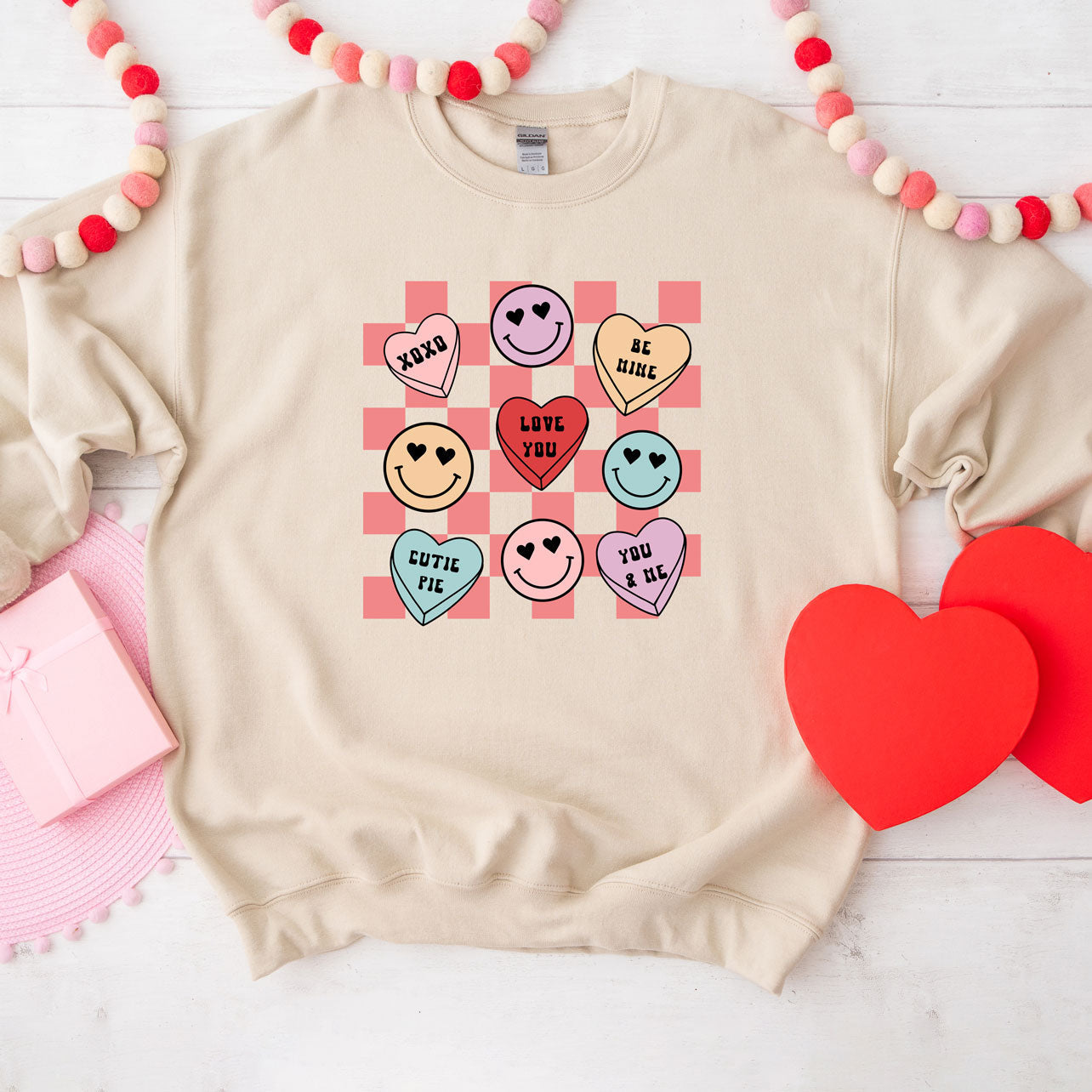 Candy Heart Smile Solid | Sweatshirt