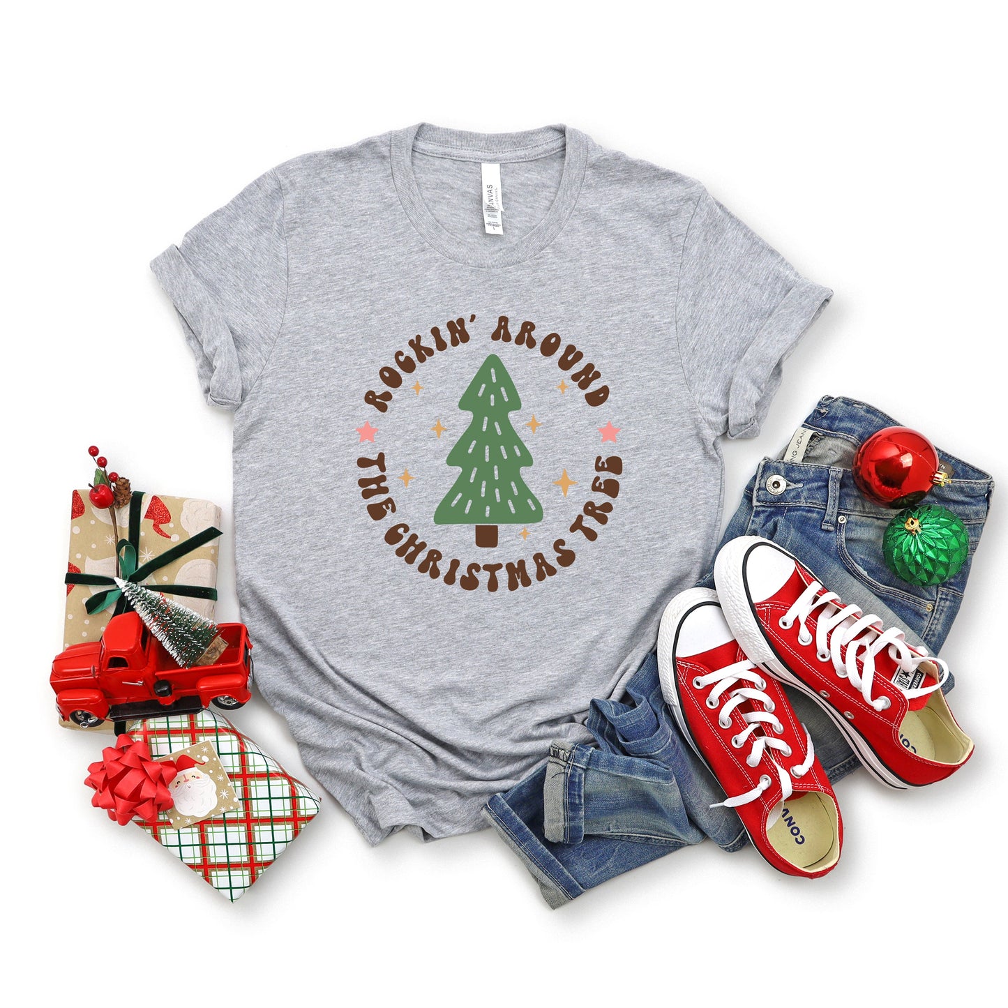Retro Rockin' Around Tree | Short Sleeve Graphic Tee