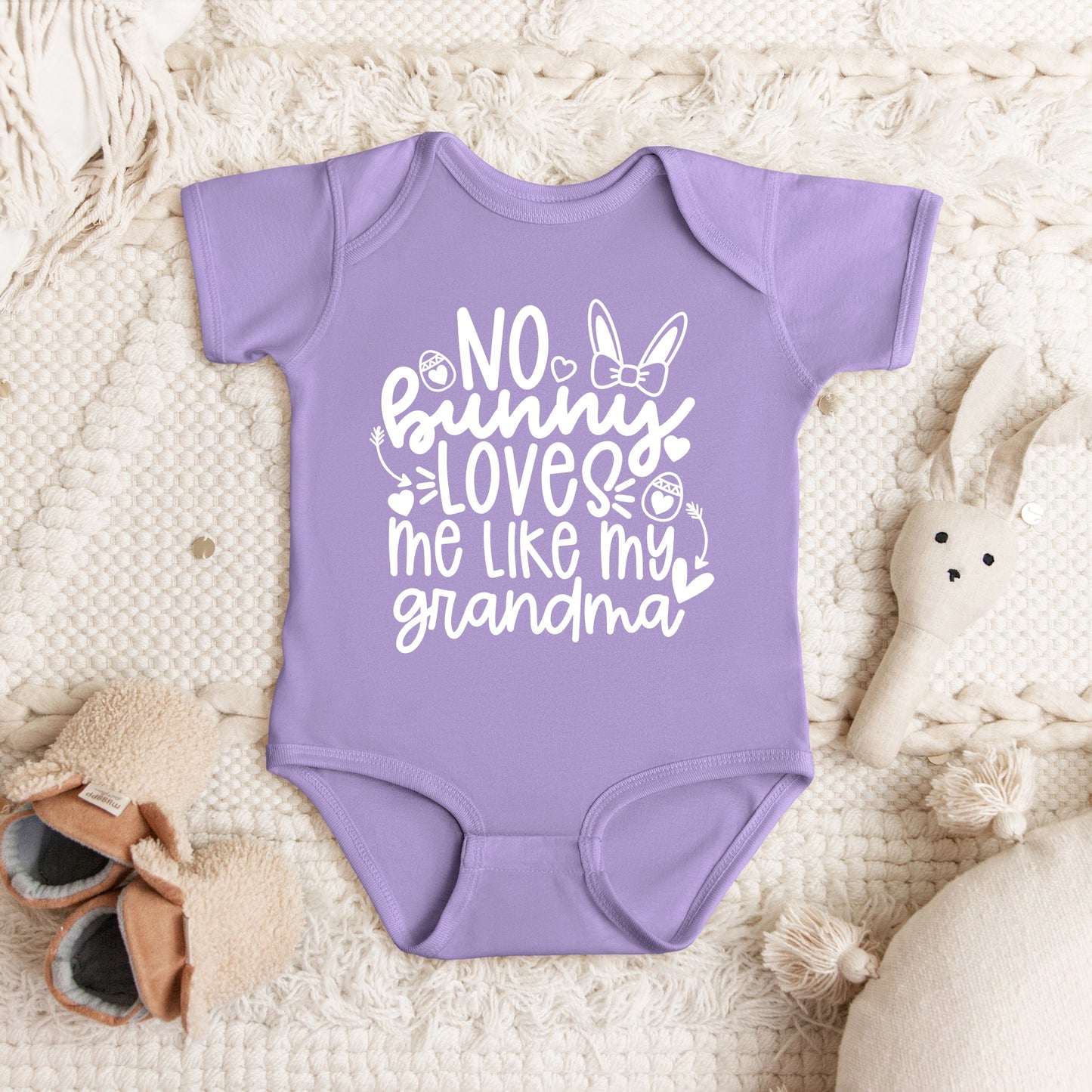 No Bunny Loves Me Like Grandma | Baby Graphic Short Sleeve Bodysuit