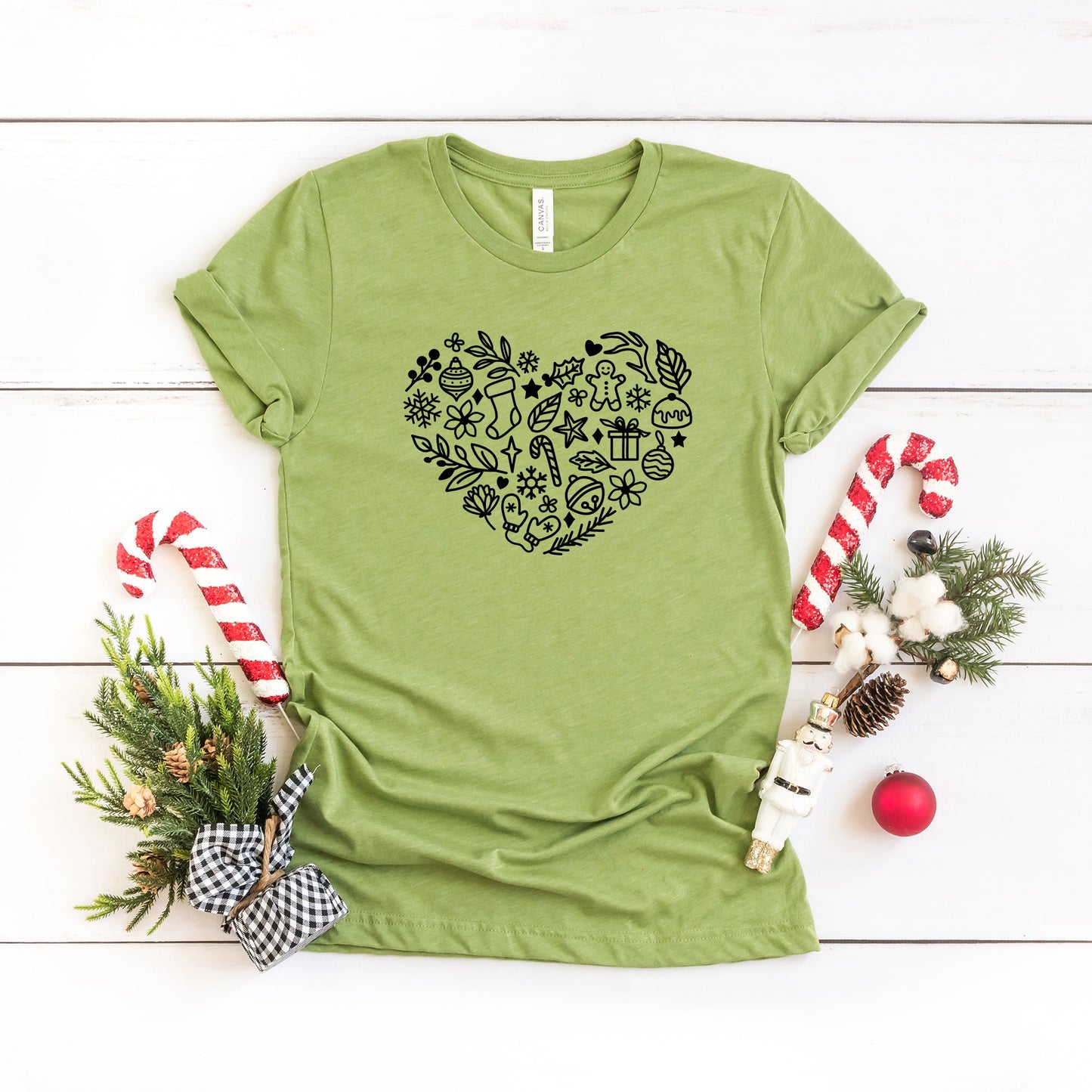 Christmas Heart | Short Sleeve Graphic Tee