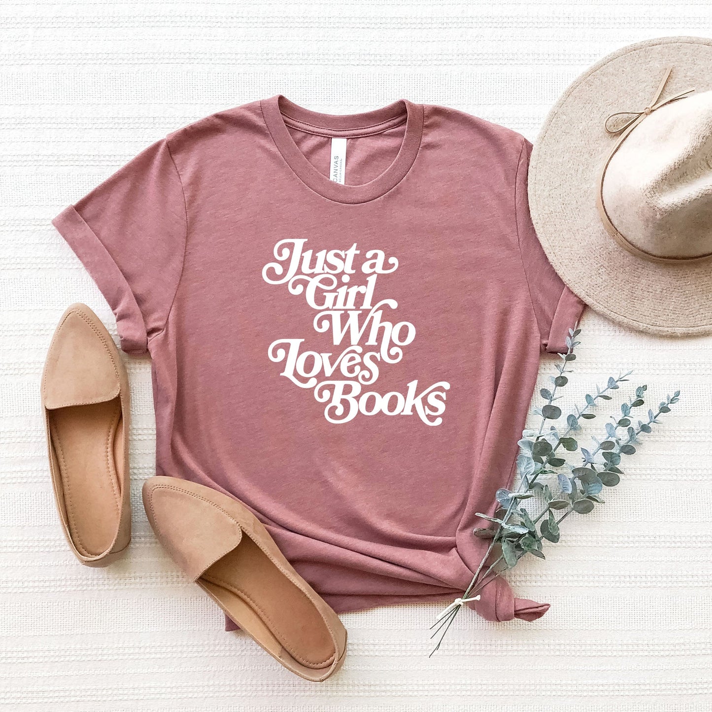 Just A Girl Who Loves Books | Short Sleeve Graphic Tee