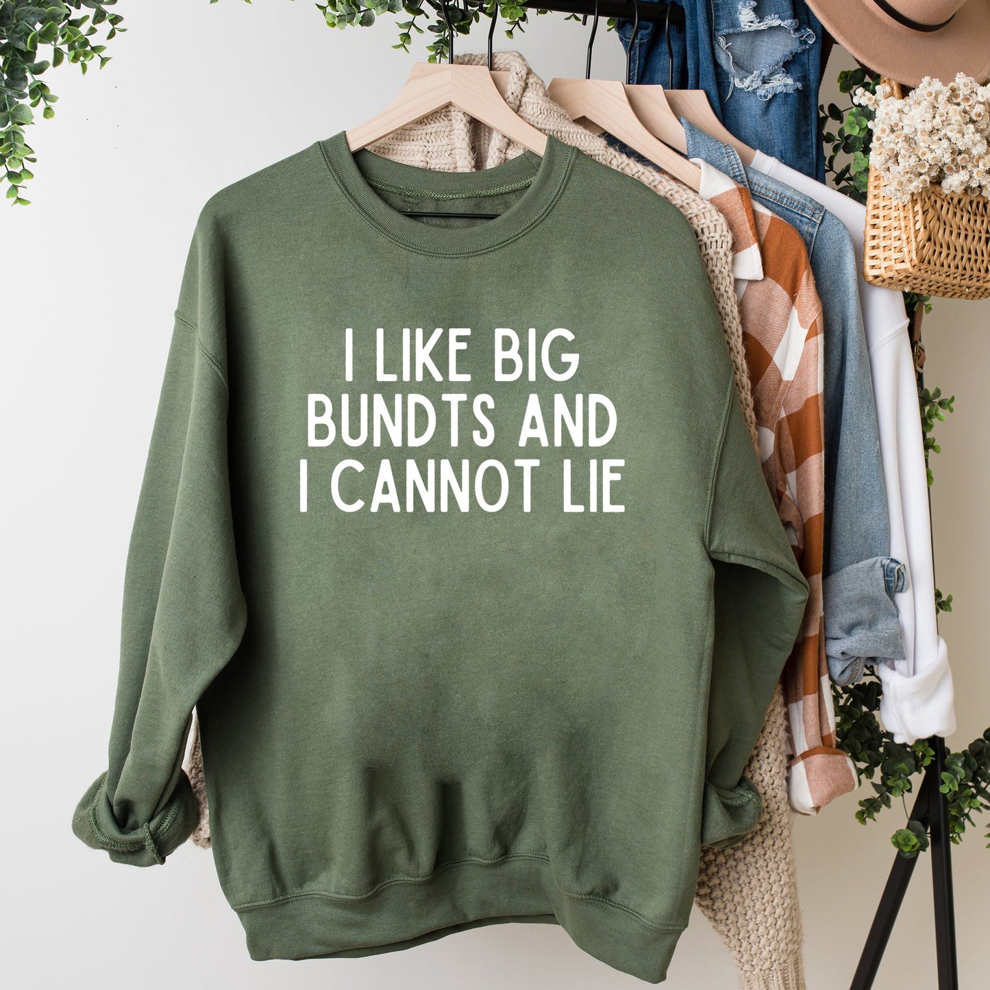 I Like Big Bundts | Sweatshirt