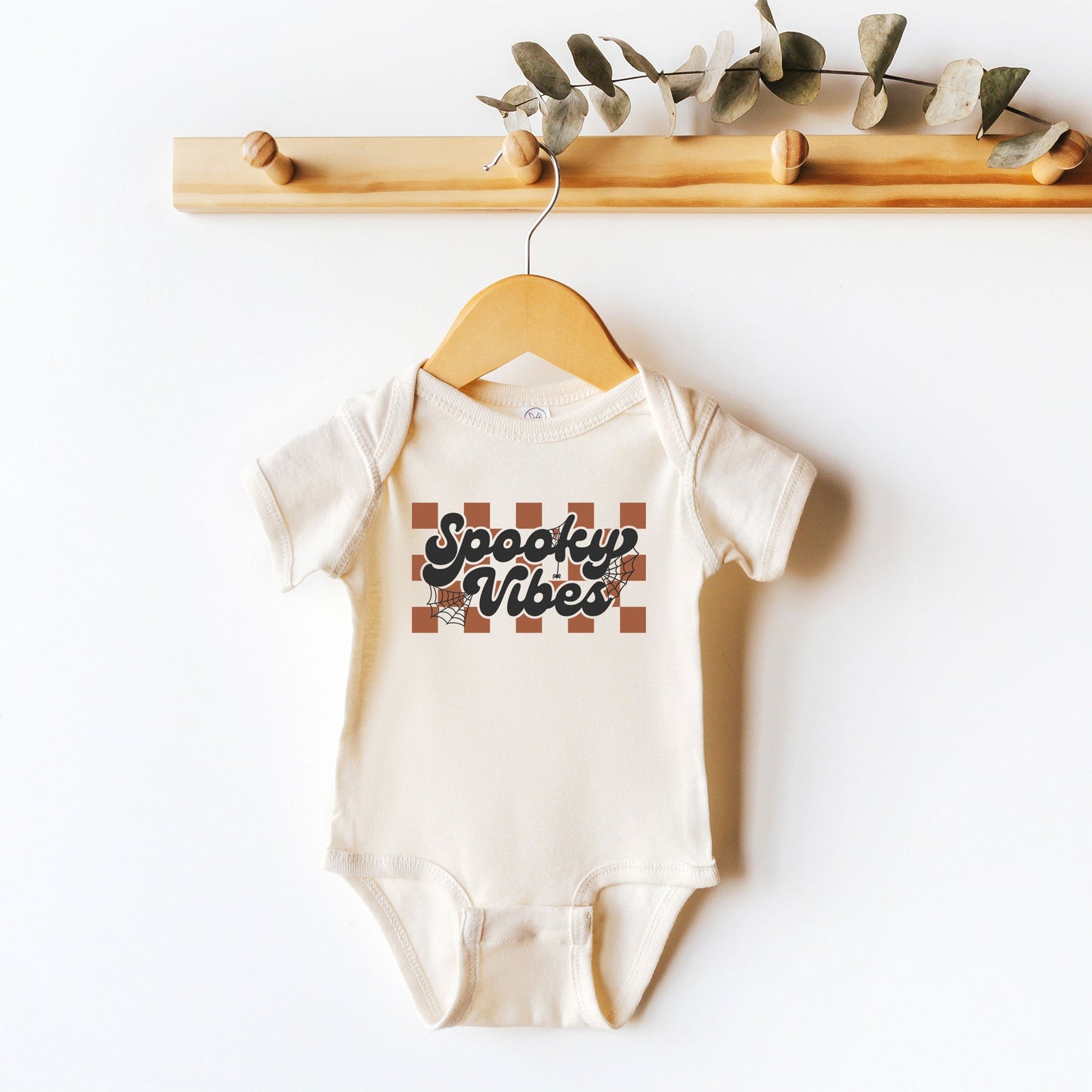 Checkered Spooky Vibes | Baby Graphic Short Sleeve Bodysuitesie