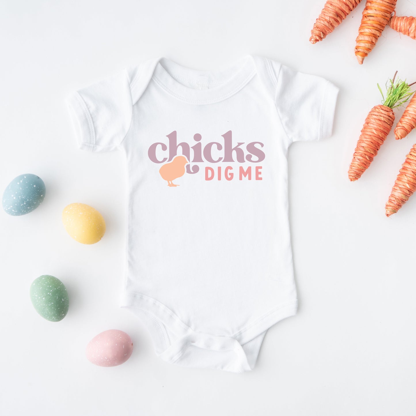 Chicks Dig Me | Baby Graphic Short Sleeve Bodysuit