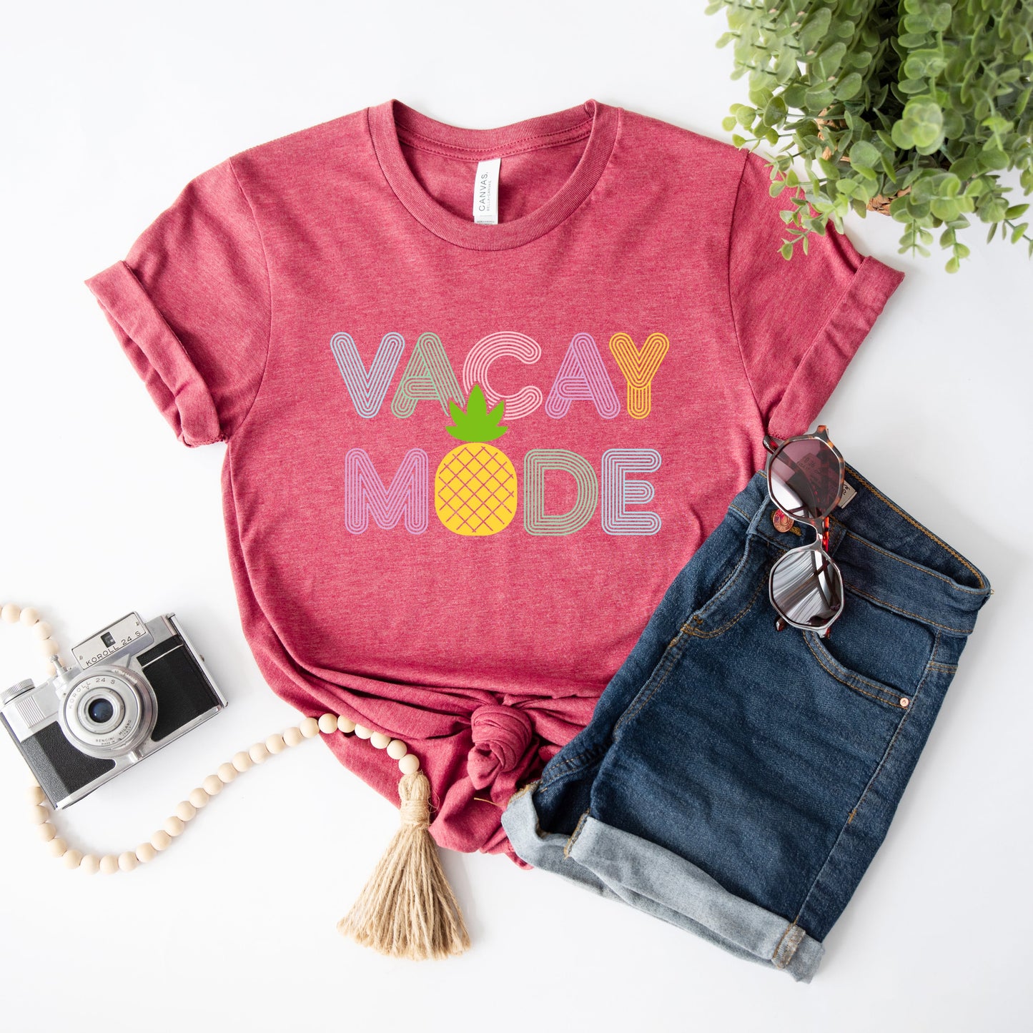 Vacay Mode Pineapple | Short Sleeve Graphic Tee