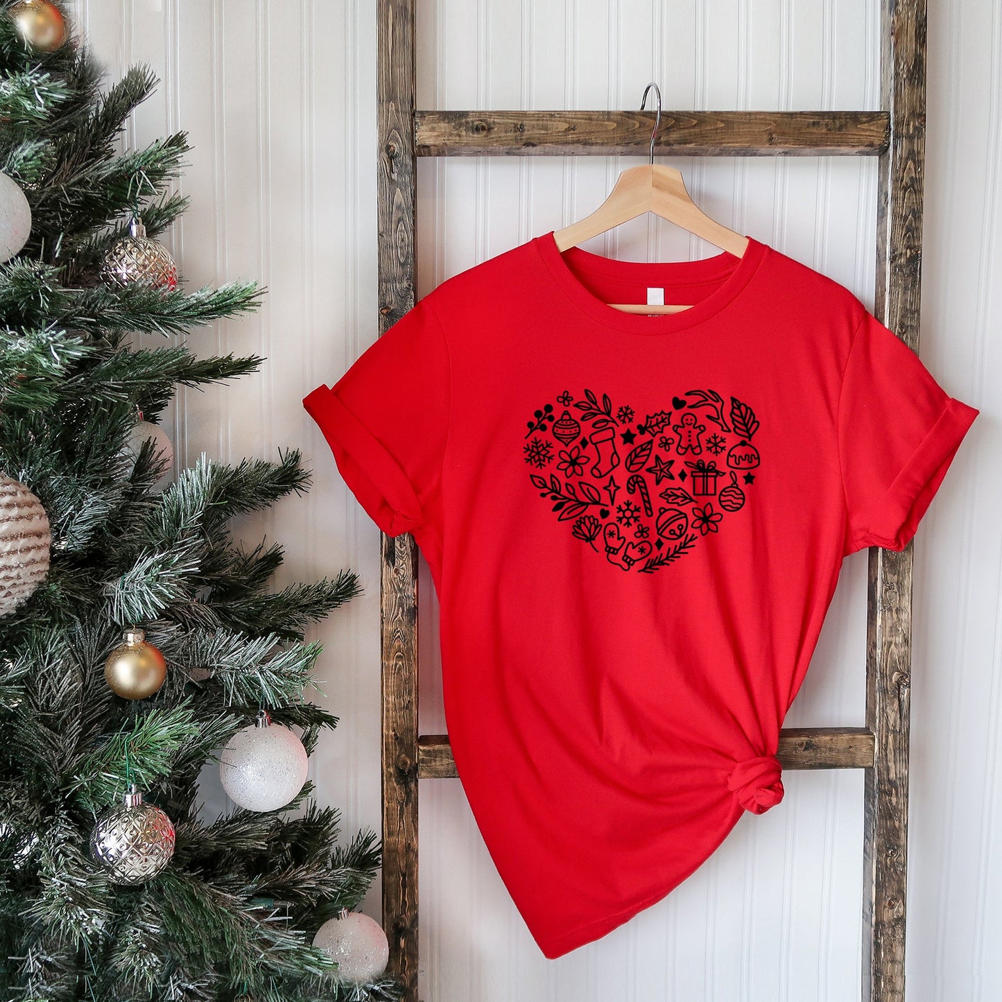 Christmas Heart | Short Sleeve Graphic Tee