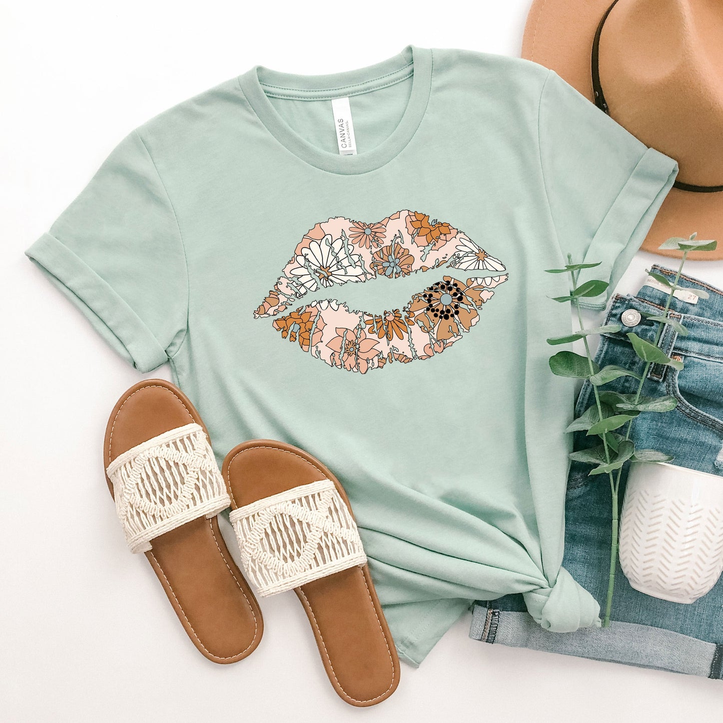 Boho Floral Lips | Short Sleeve Graphic Tee