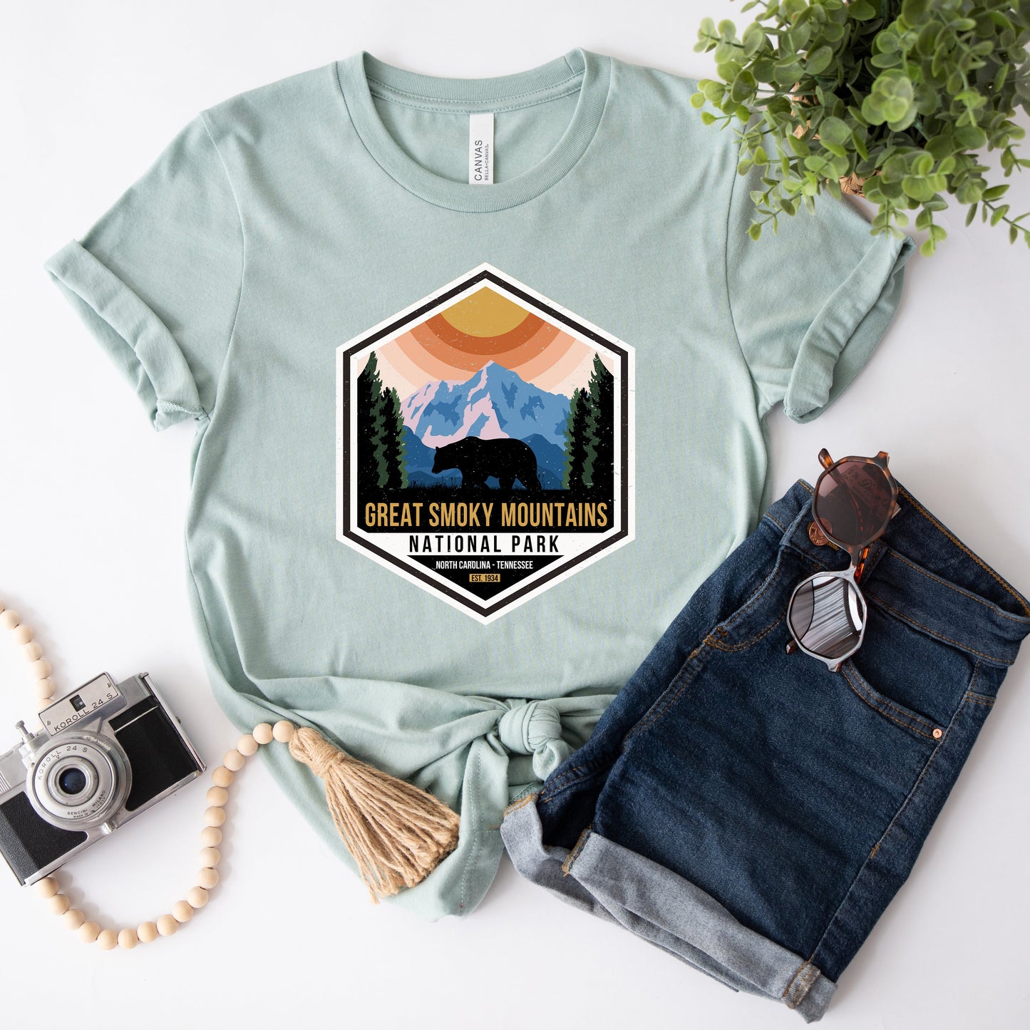 Great Smoky Mountains National Park Badge | Short Sleeve Graphic Tee