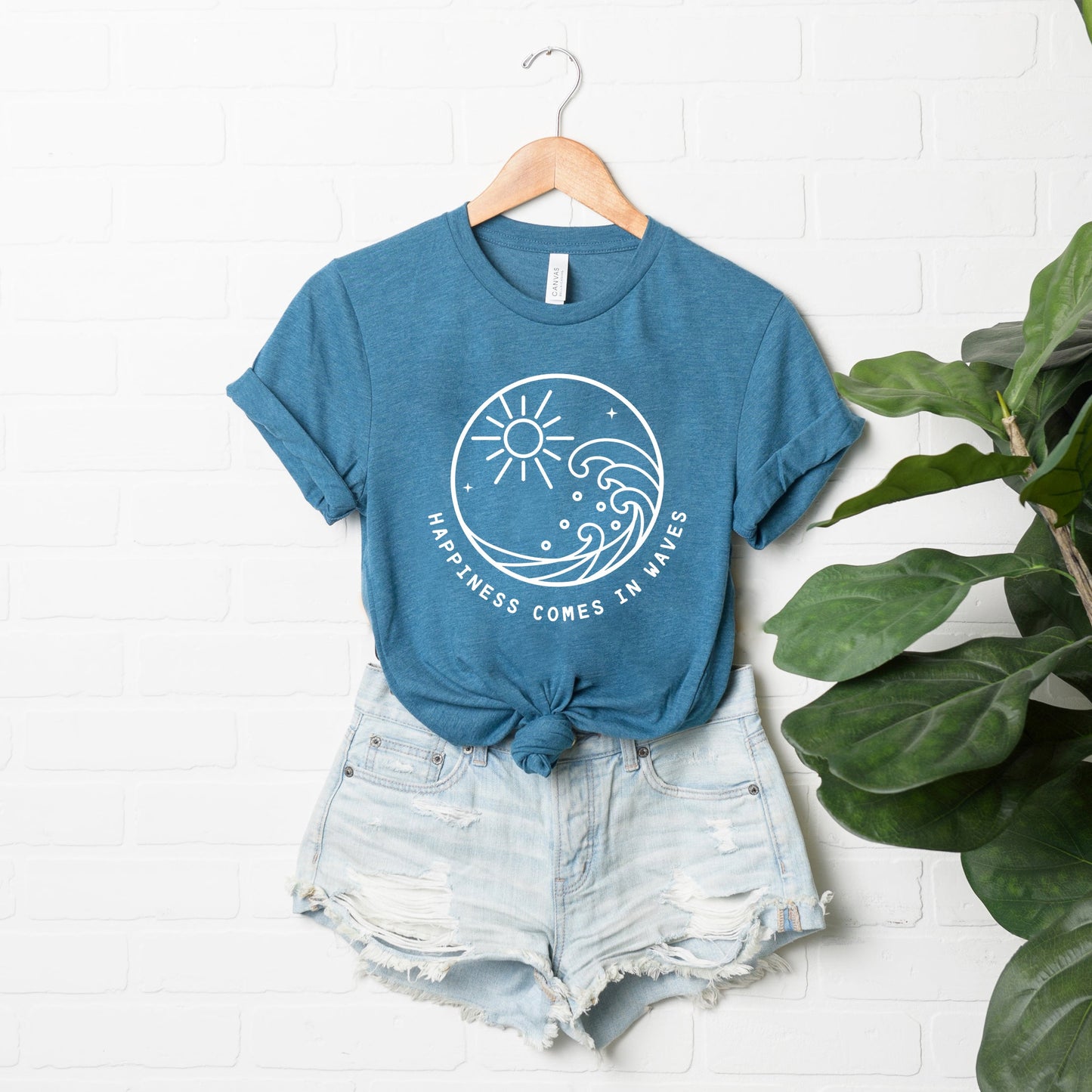 Happiness Comes In Waves Circle | Short Sleeve Graphic Tee