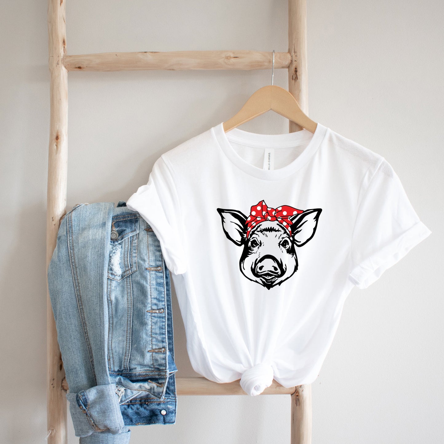 Pig and Bandana | Short Sleeve Graphic Tee