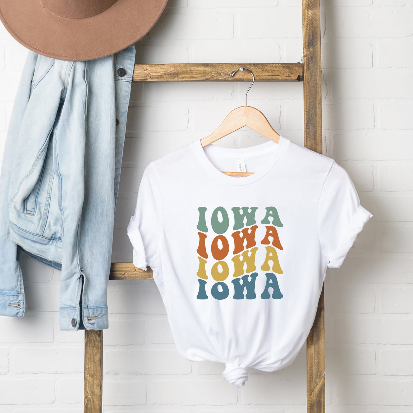 Iowa Retro Wavy | Short Sleeve Graphic Tee