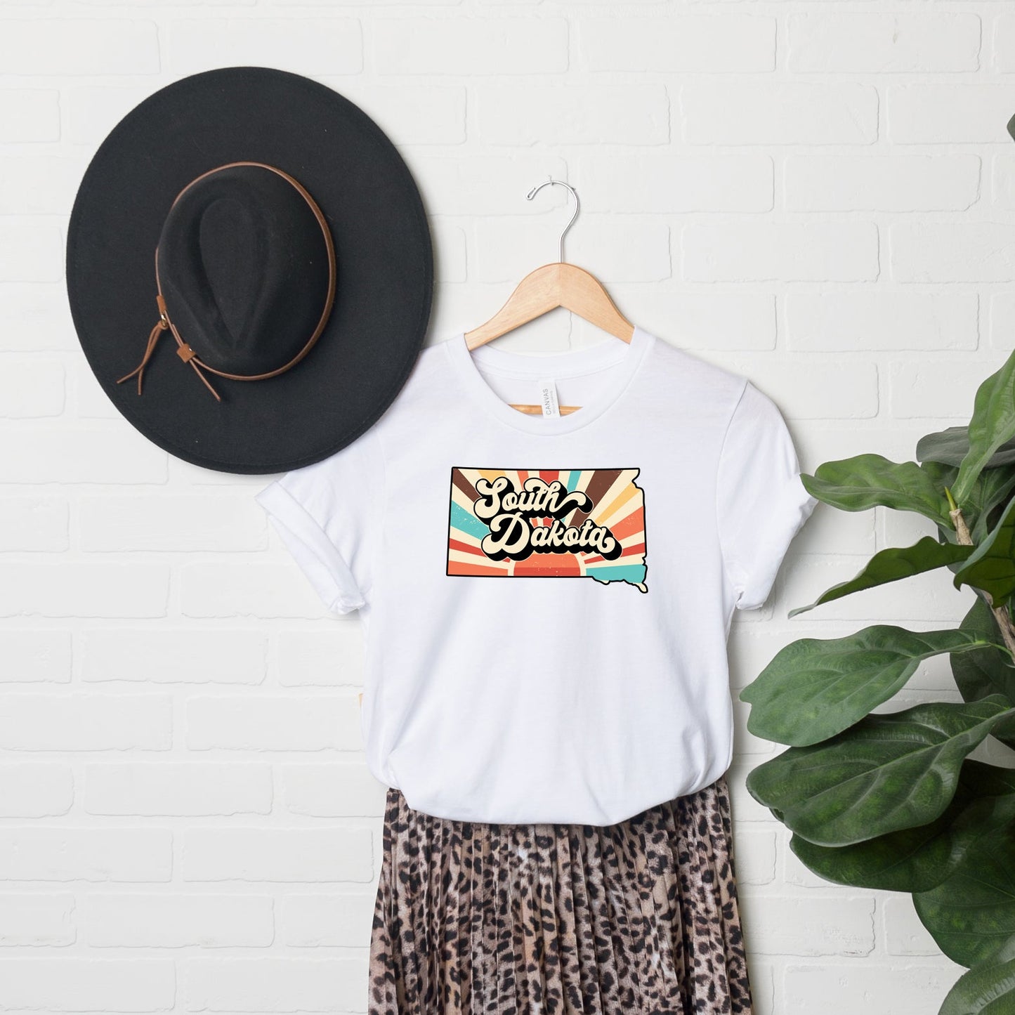 Retro South Dakota | Short Sleeve Graphic Tee