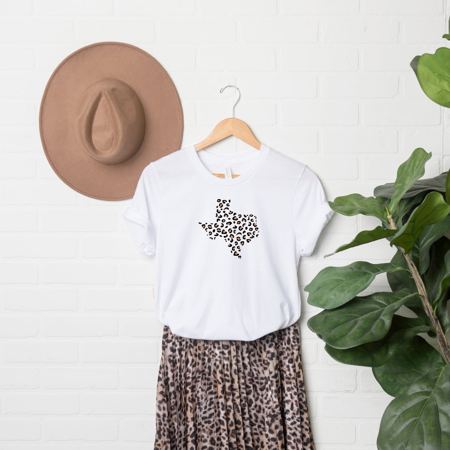 Texas Outline Leopard | Short Sleeve Graphic Tee