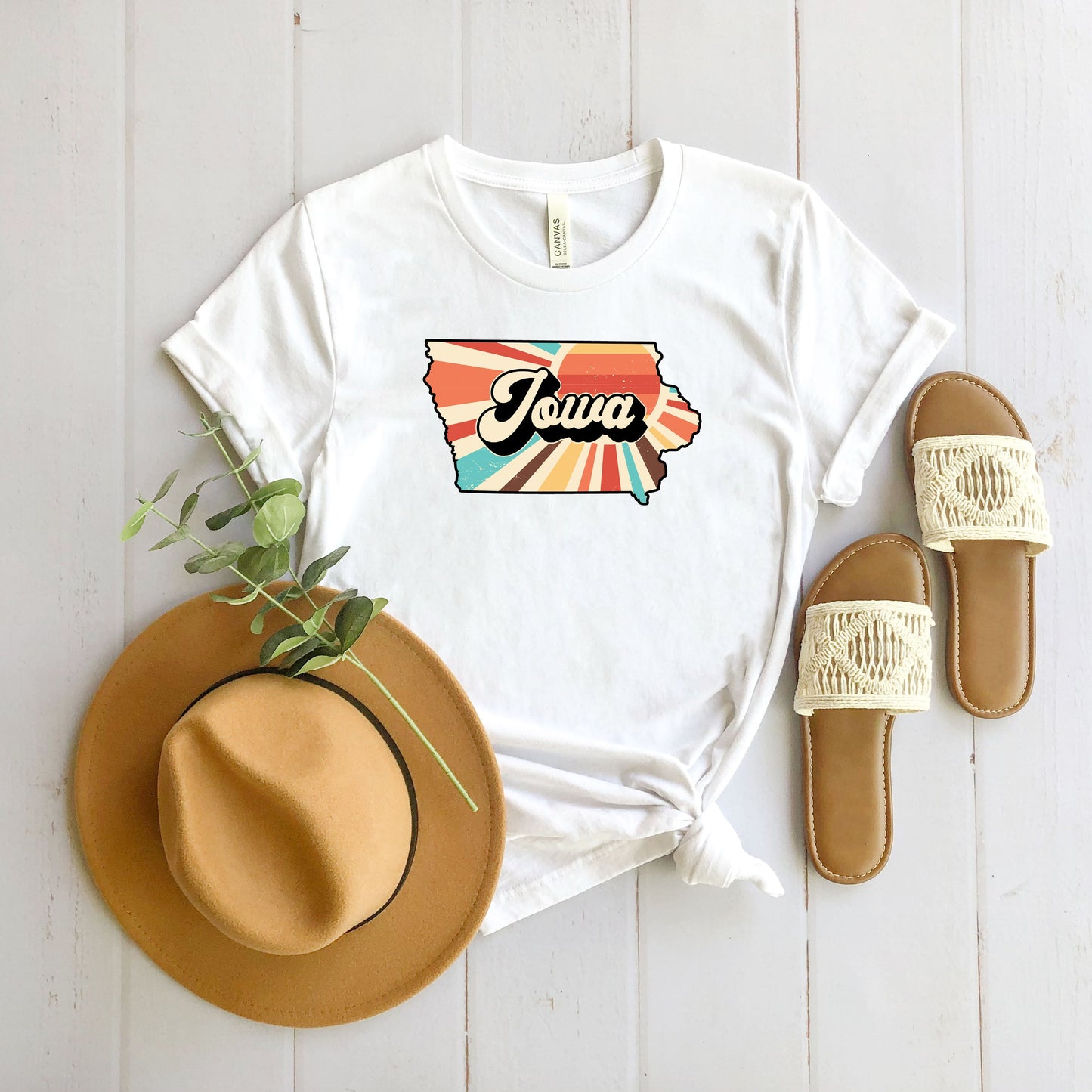 Retro Iowa | Short Sleeve Graphic Tee