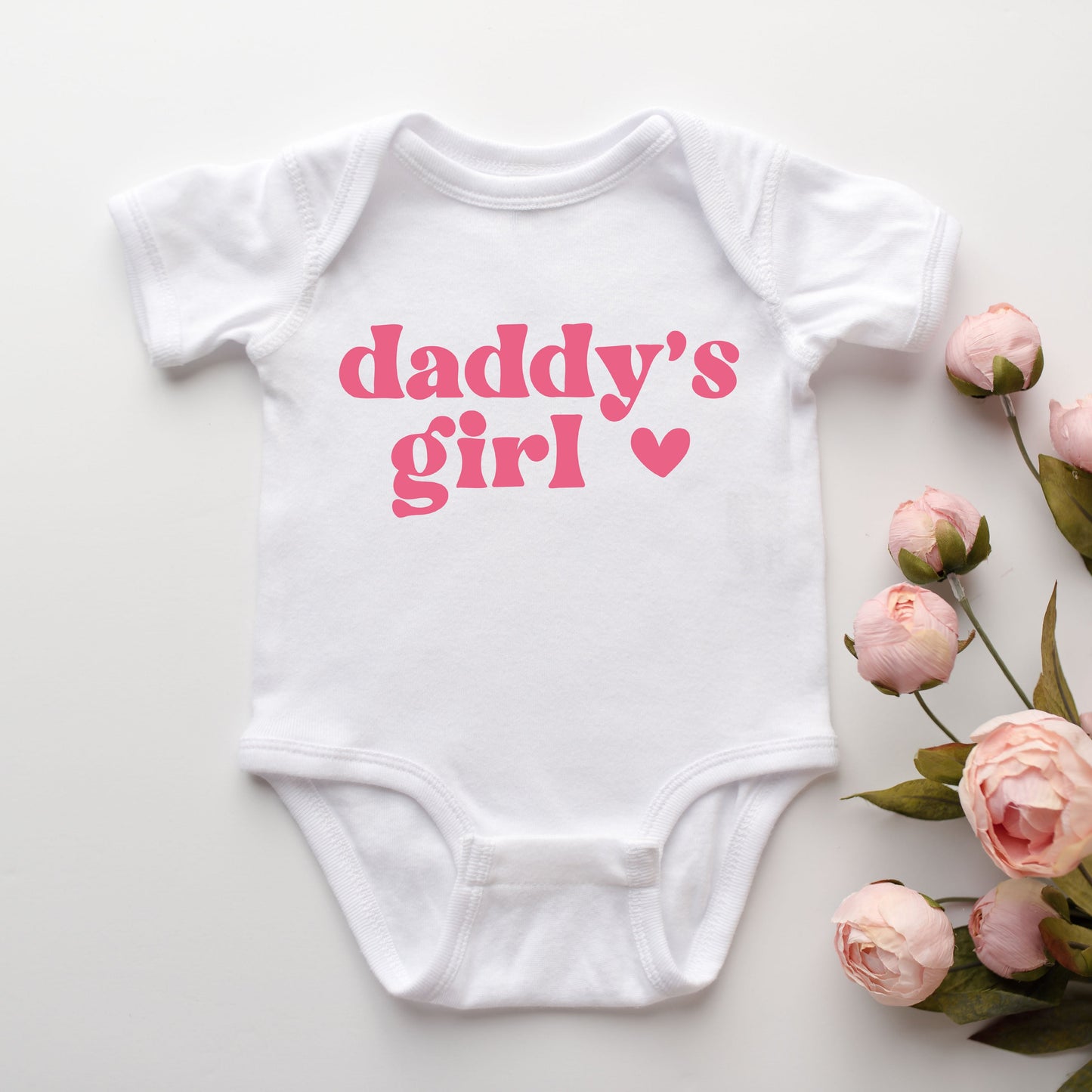 Daddy's Girl Heart | Baby Graphic Short Sleeve Bodysuit