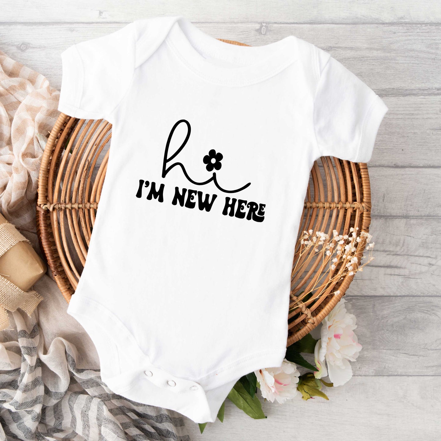 Hi I'm New Here | Baby Graphic Short Sleeve Bodysuit
